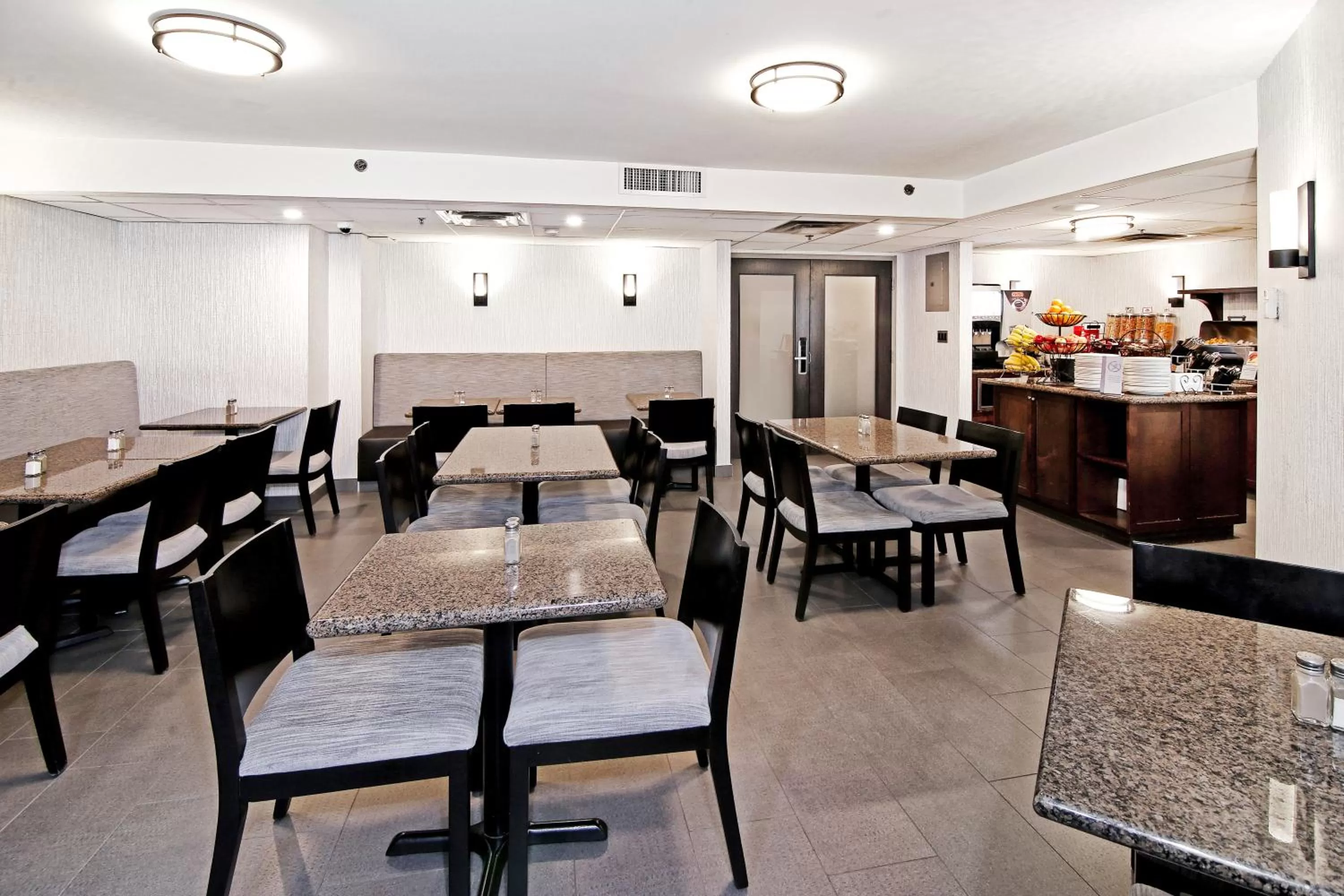 Restaurant/places to eat in Best Western Plus Banff International Lodge