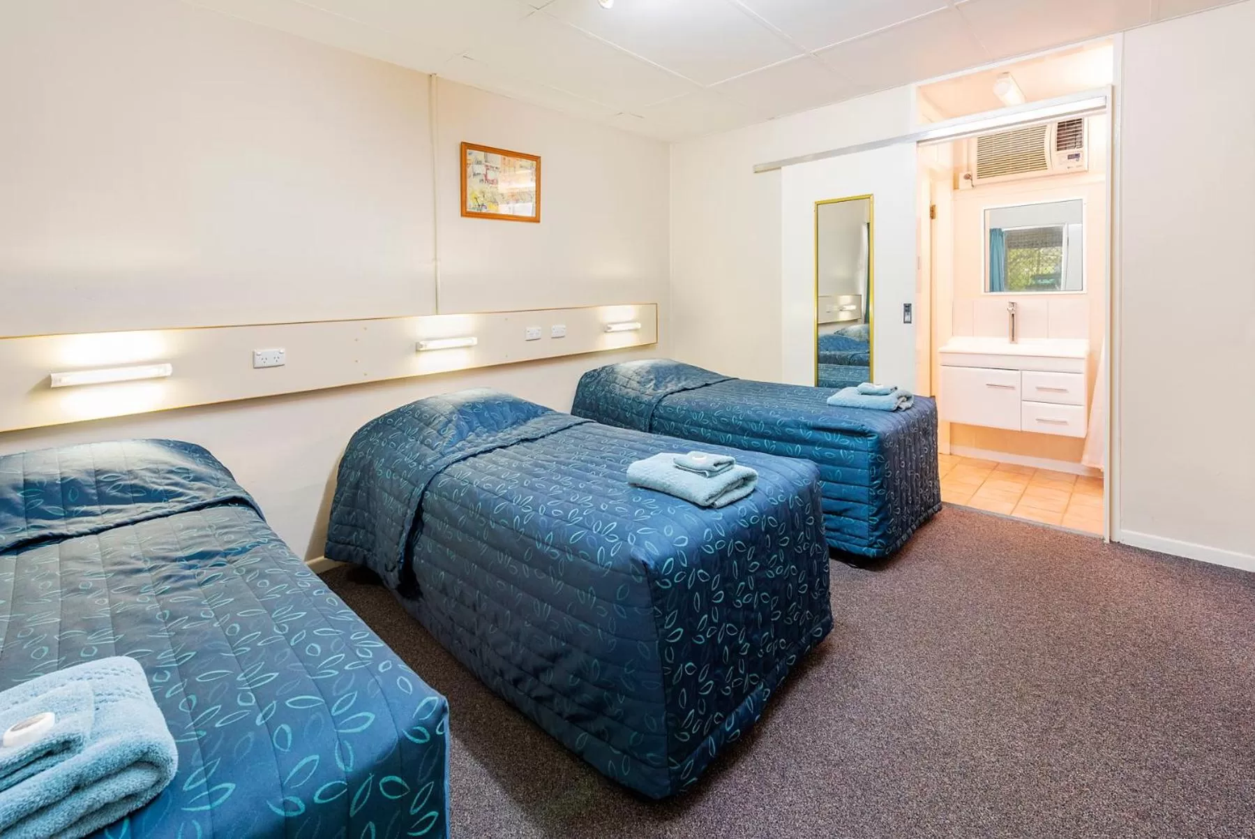 Bedroom, Bed in Roma Motel