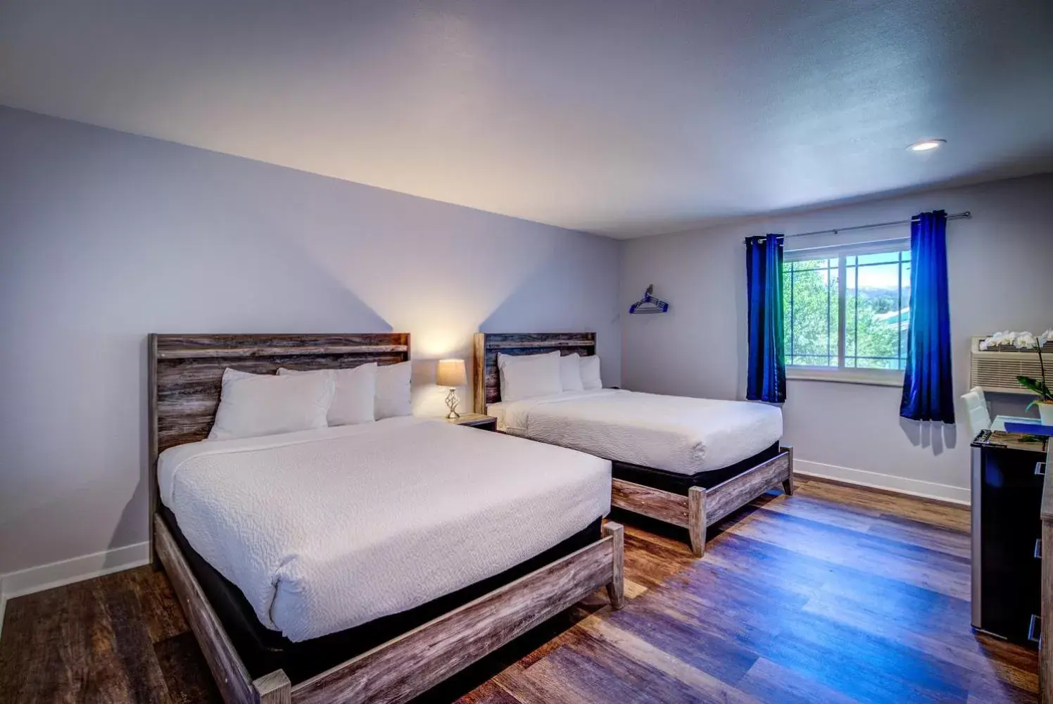 Superior Two Queen Beds (modern & remodeled) in RiverWalk Inn Superior Two Queen Beds (modern & remodeled) in RiverWalk Inn