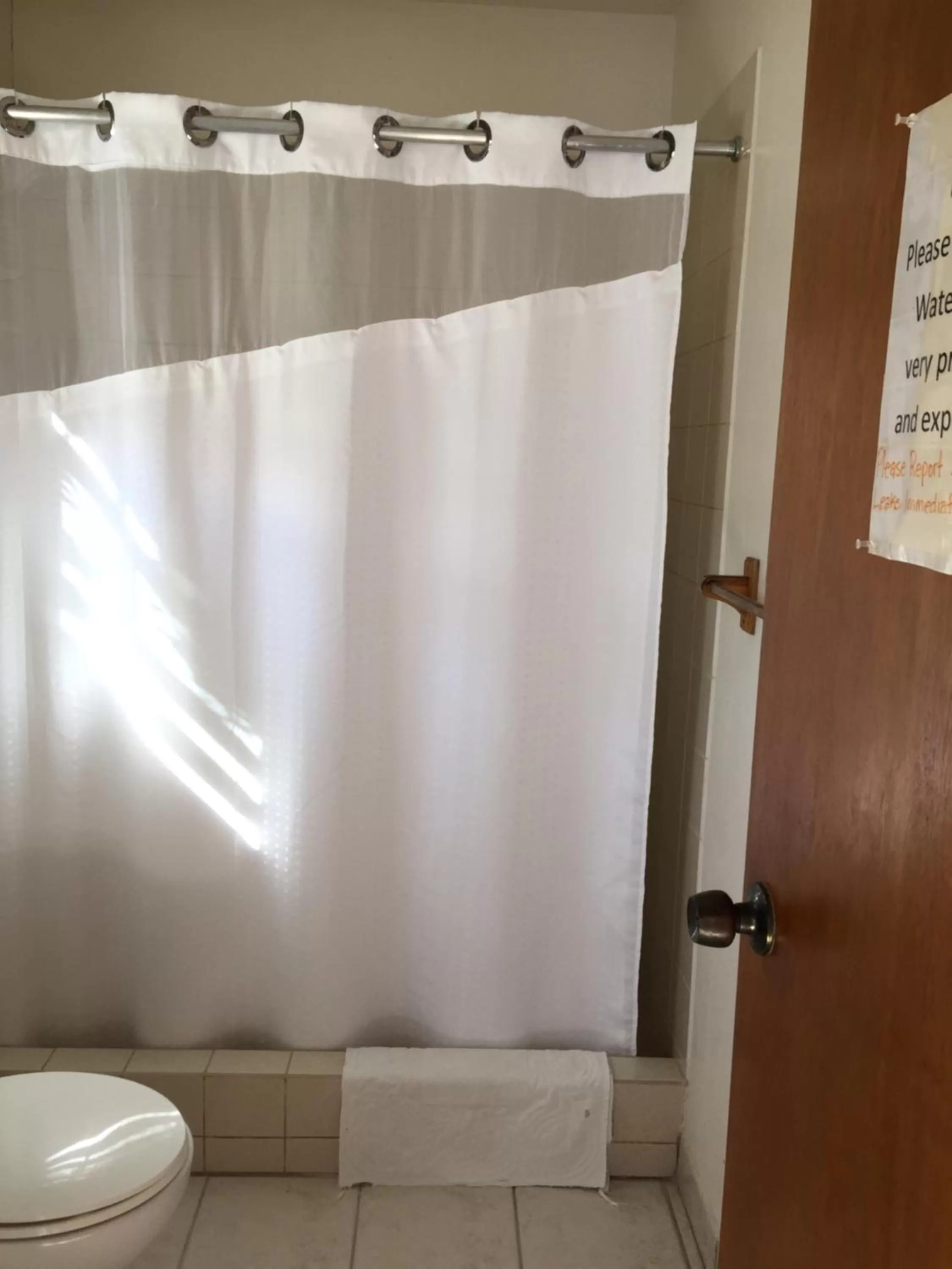 Bathroom in Blue Wave Guest House