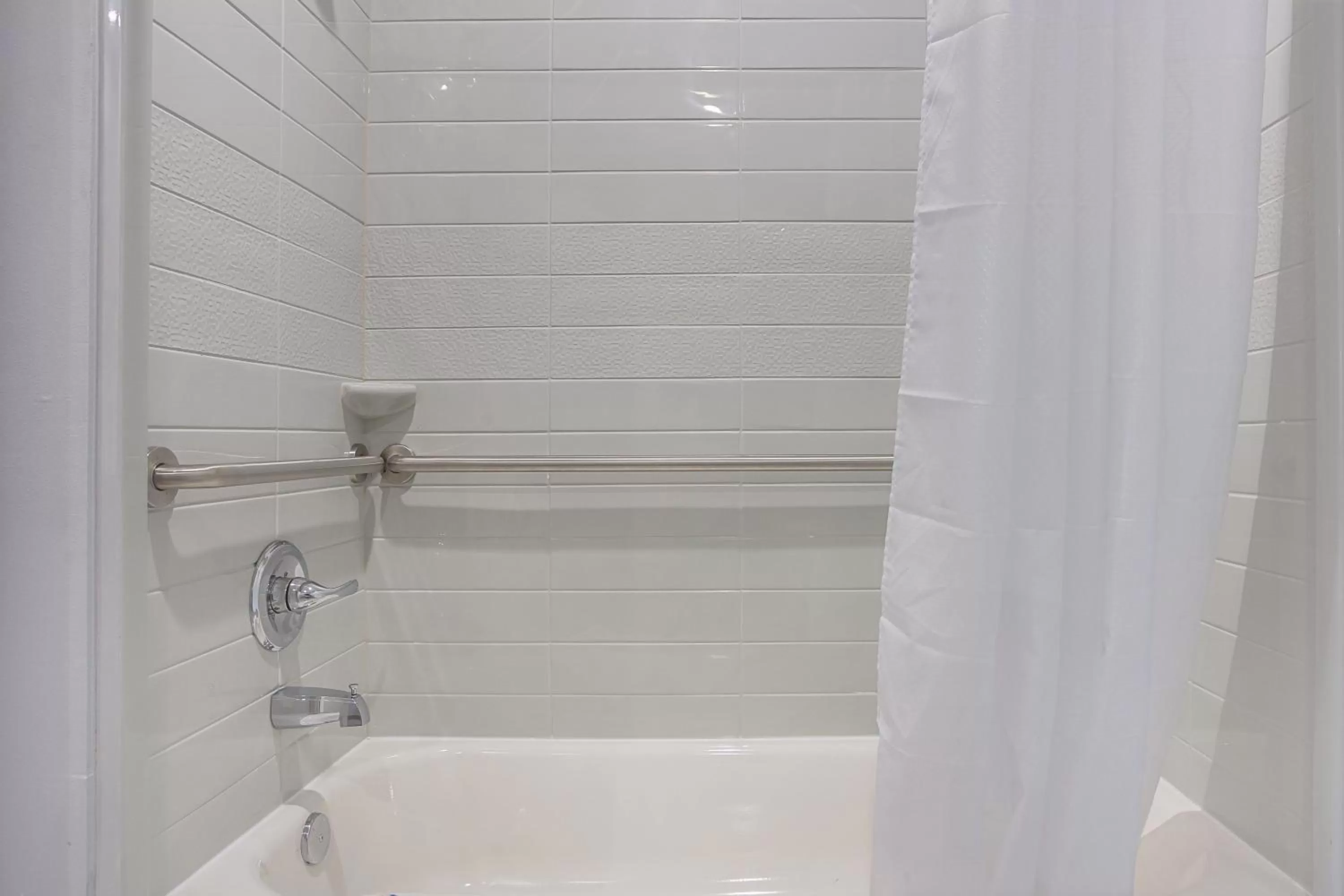 Hot Tub in Home Place Inn Spring I-45 North and 1960