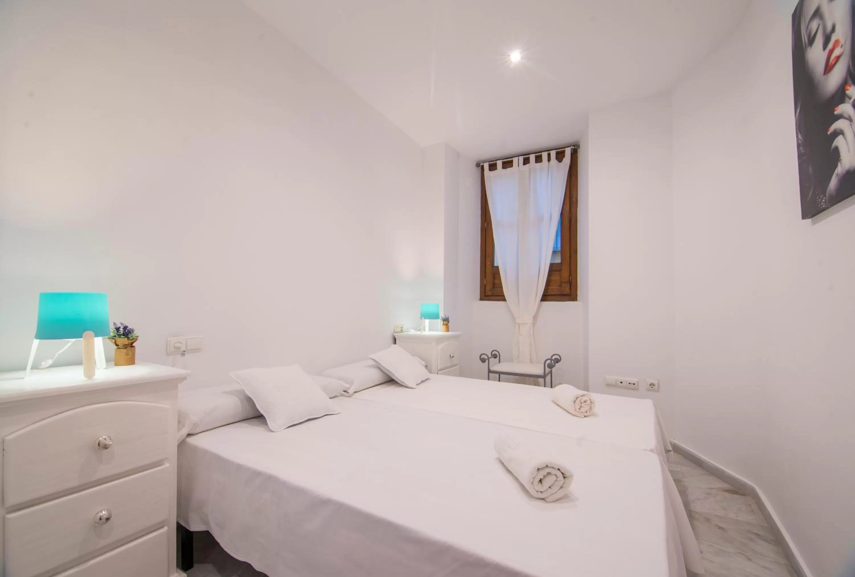 Bedroom, Bed in Apartamentos Granata