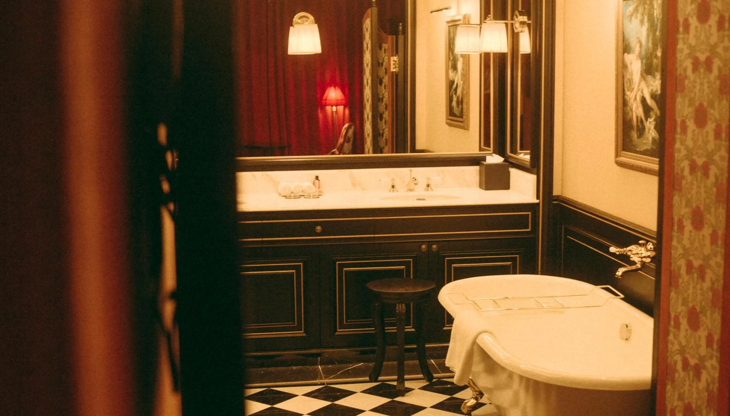 Bathroom in L'Escape Hotel