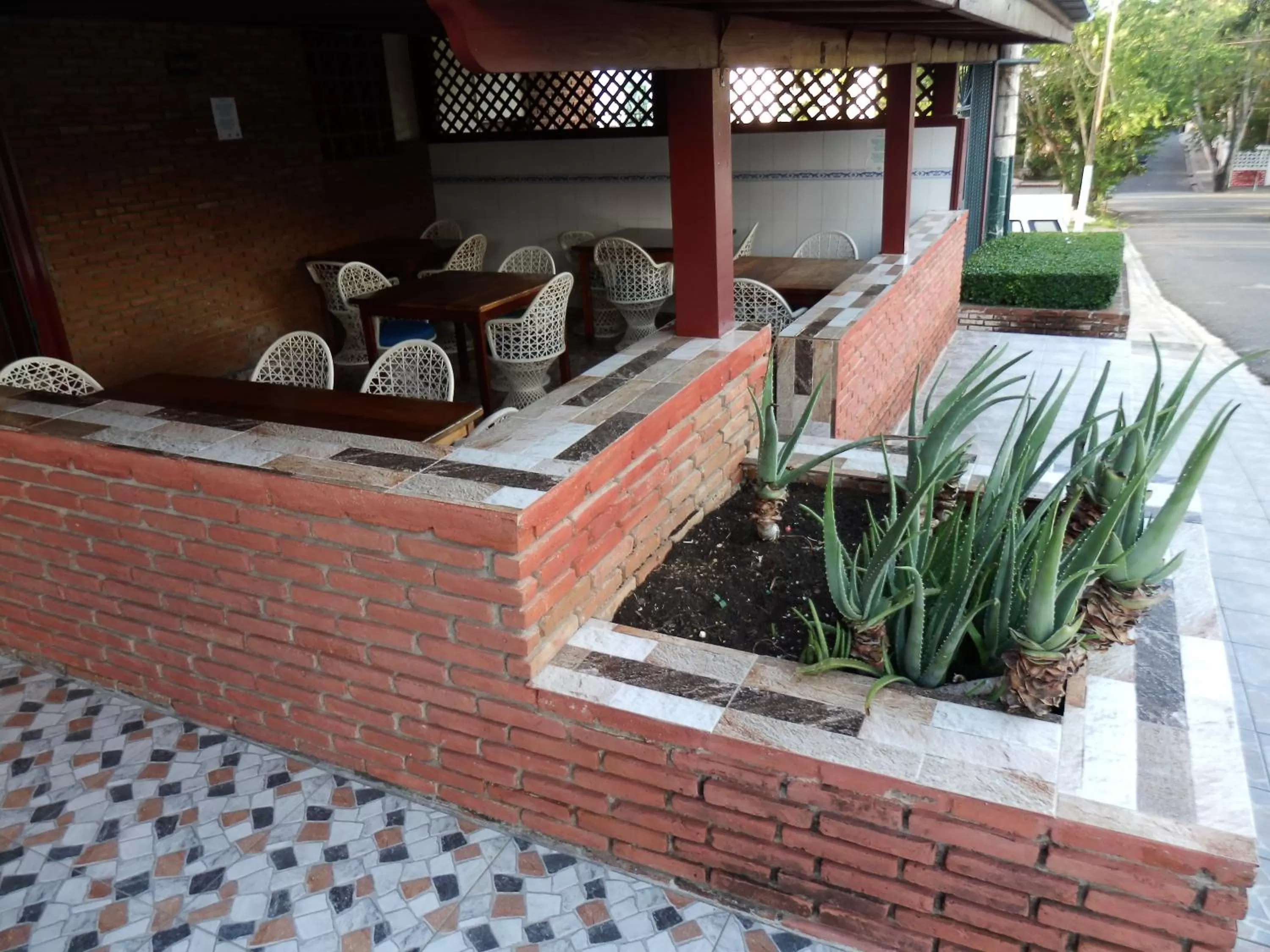 Restaurant/places to eat in Hotel Garant & Suites