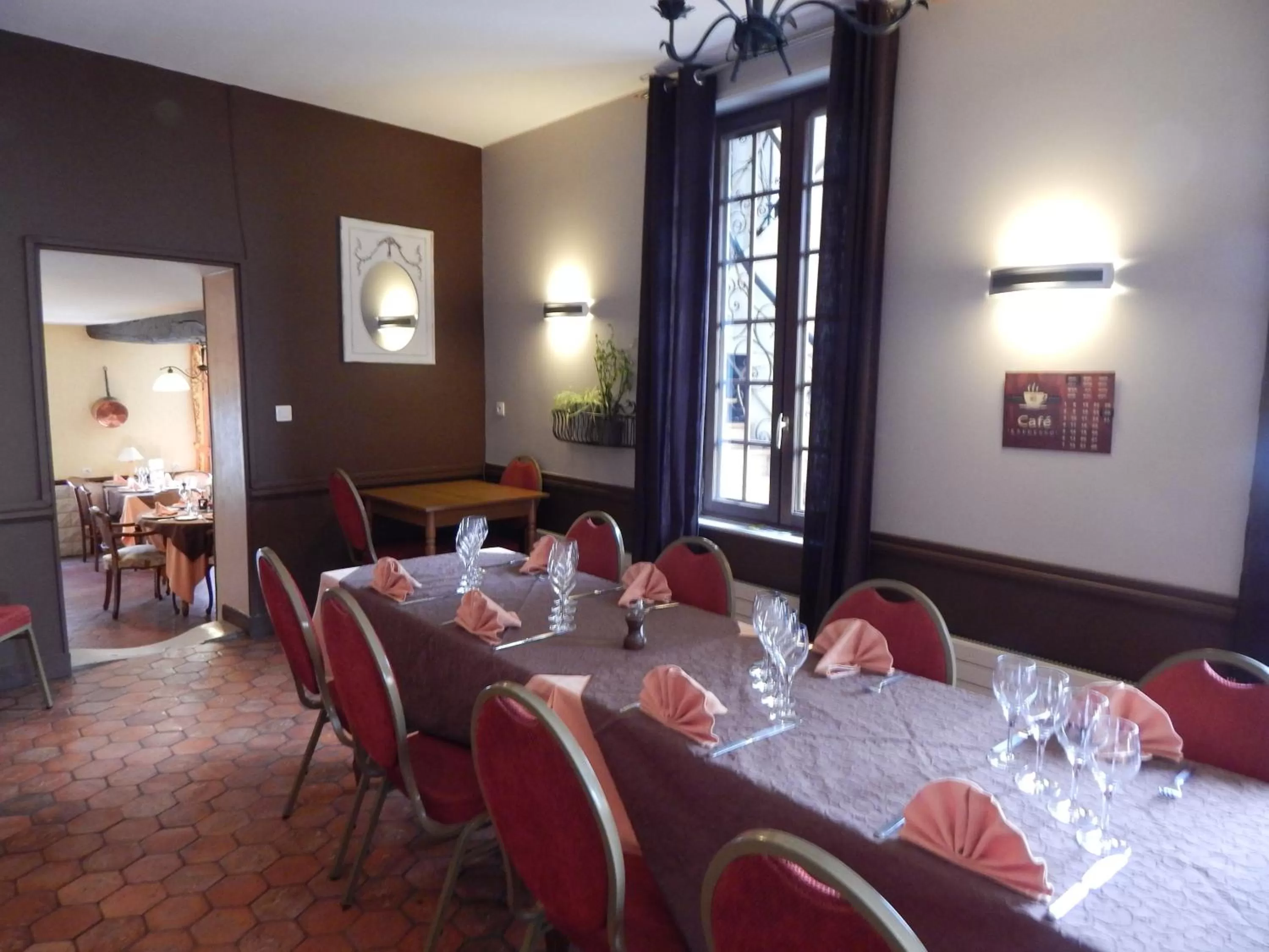 Restaurant/Places to Eat in Hotel Restaurant Le Cygne