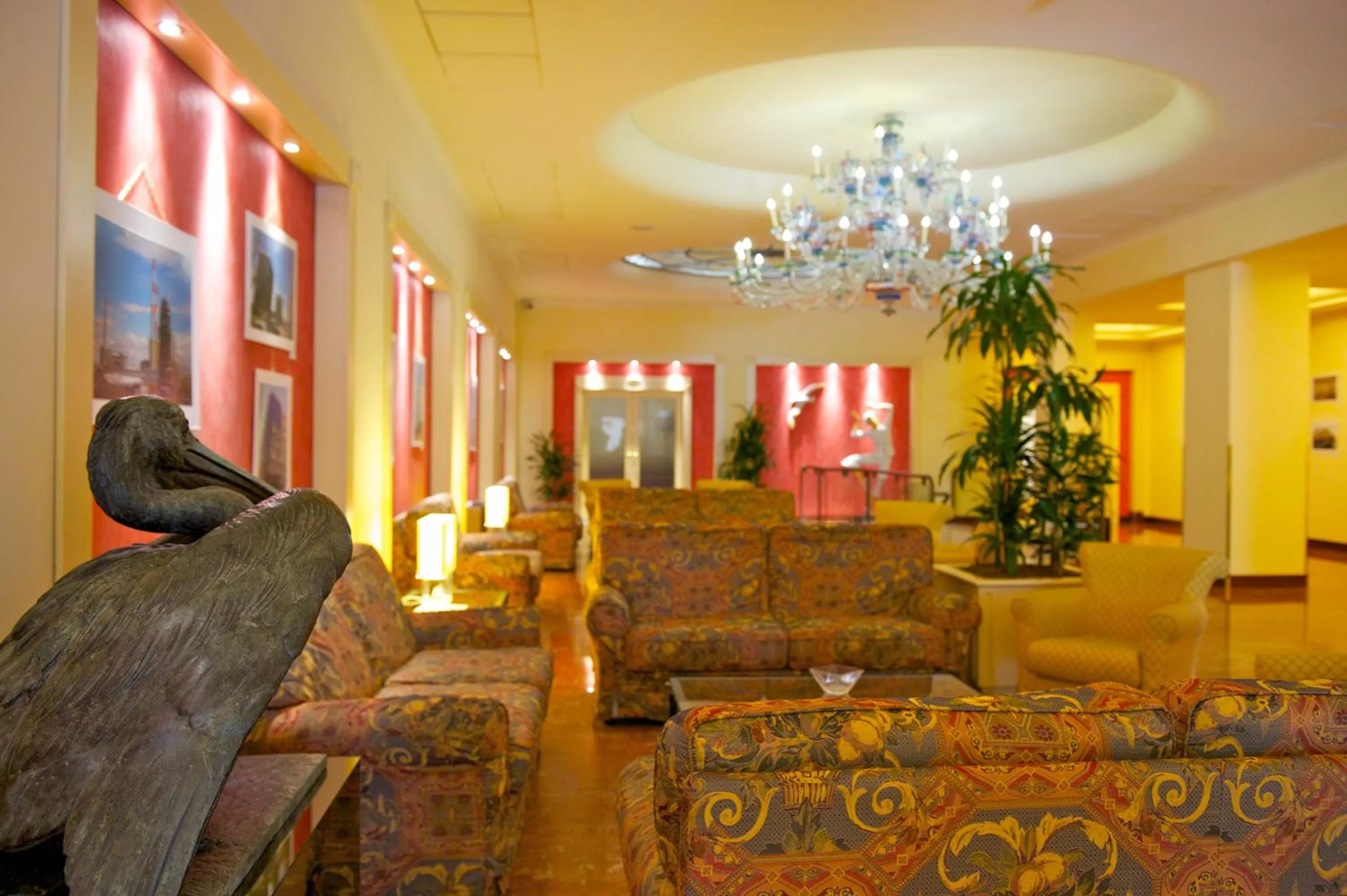 Lounge or bar in Mercure Reggio Emilia Centro Astoria