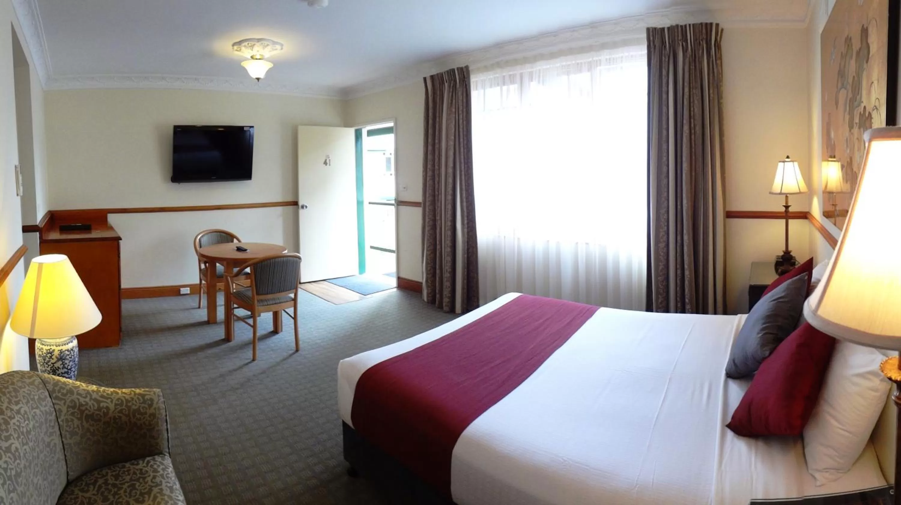 Bed in Three Explorers Motel