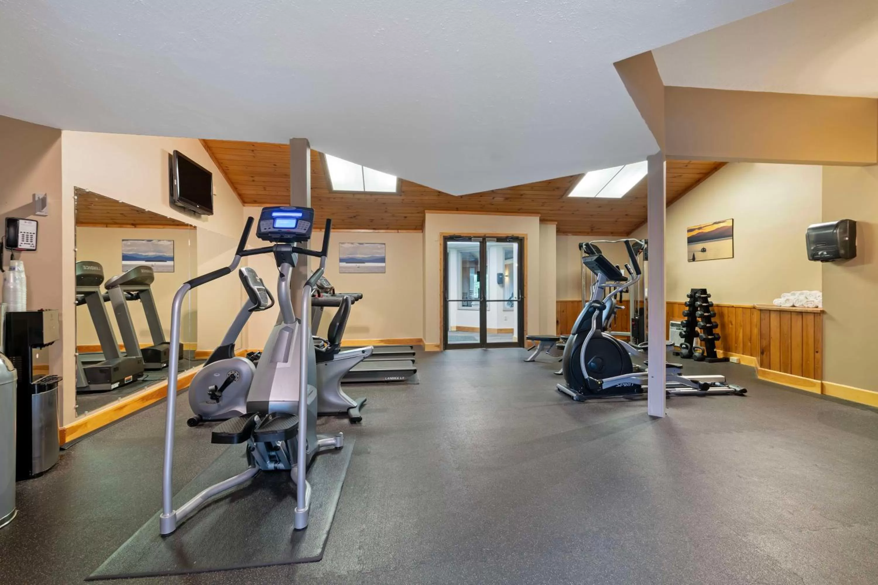 Fitness centre/facilities in Best Western Plus Windjammer Inn & Conference Center