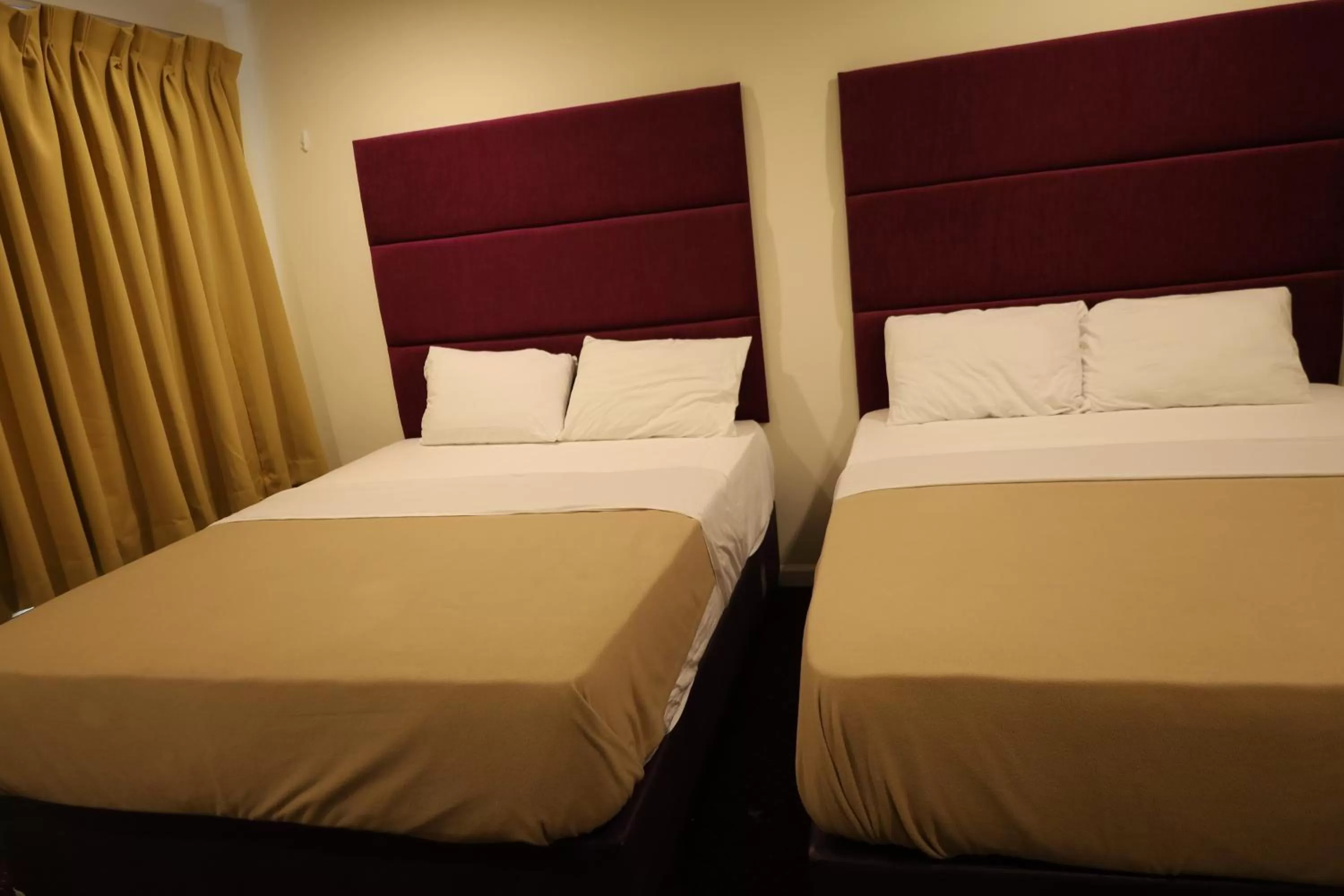 Bed in The Hamlet Inn at Warwick