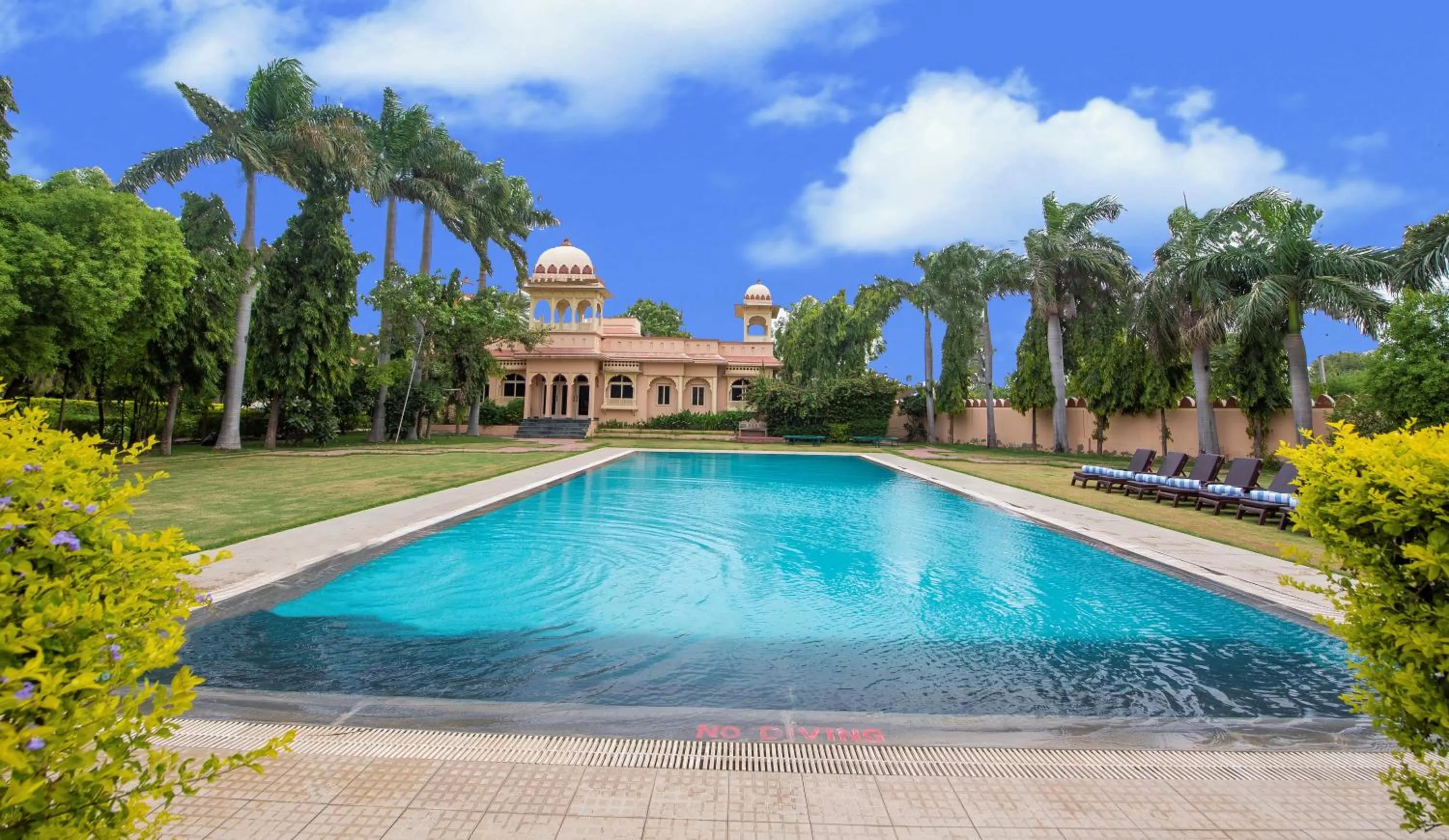 Swimming pool in jüSTa Rajputana Resort & Convention Centre, Udaipur