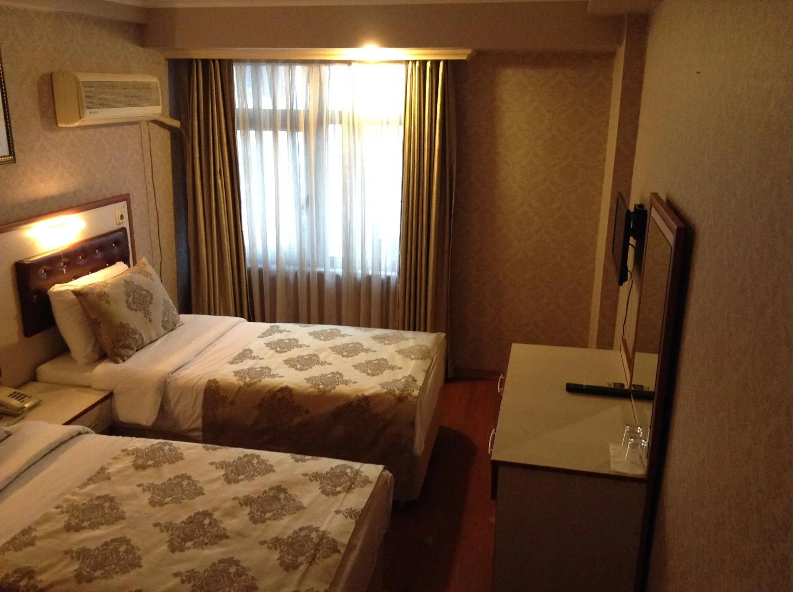 Day, Bed in Tayhan Hotel