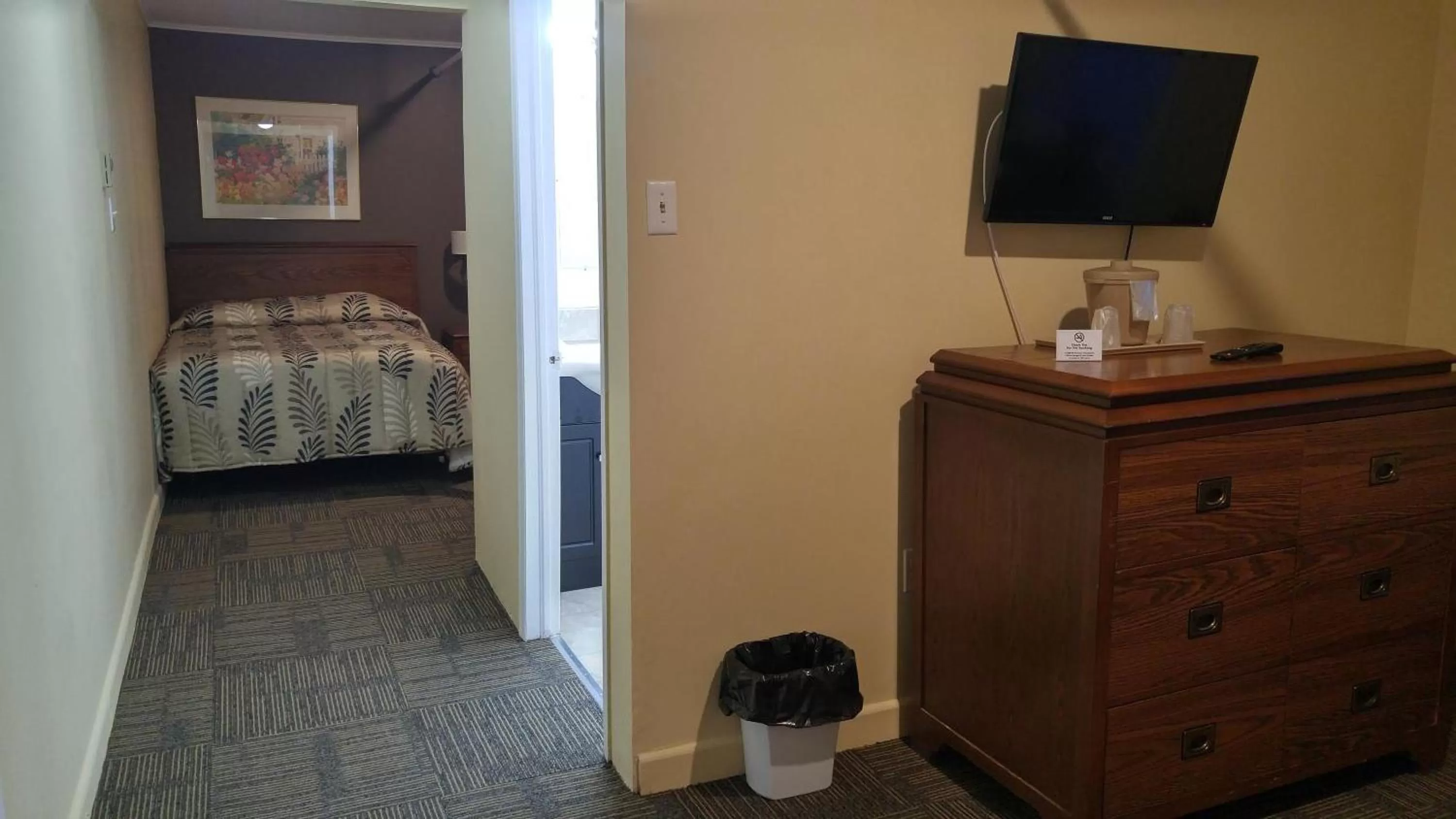 Photo of the whole room, Bed in Historic Hotel Corner Brook