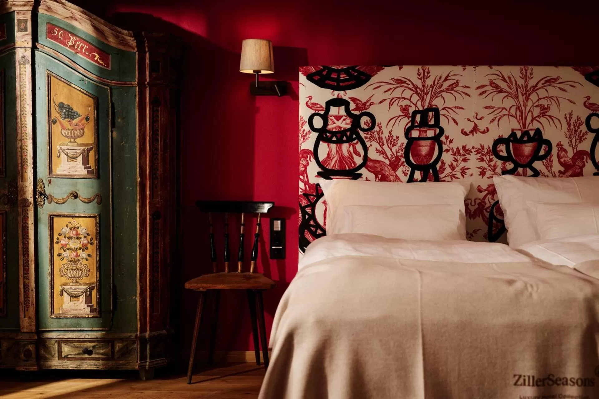 Photo of the whole room, Bed in Gut Stiluppe - 4 Sterne Superior Good Life Hotel