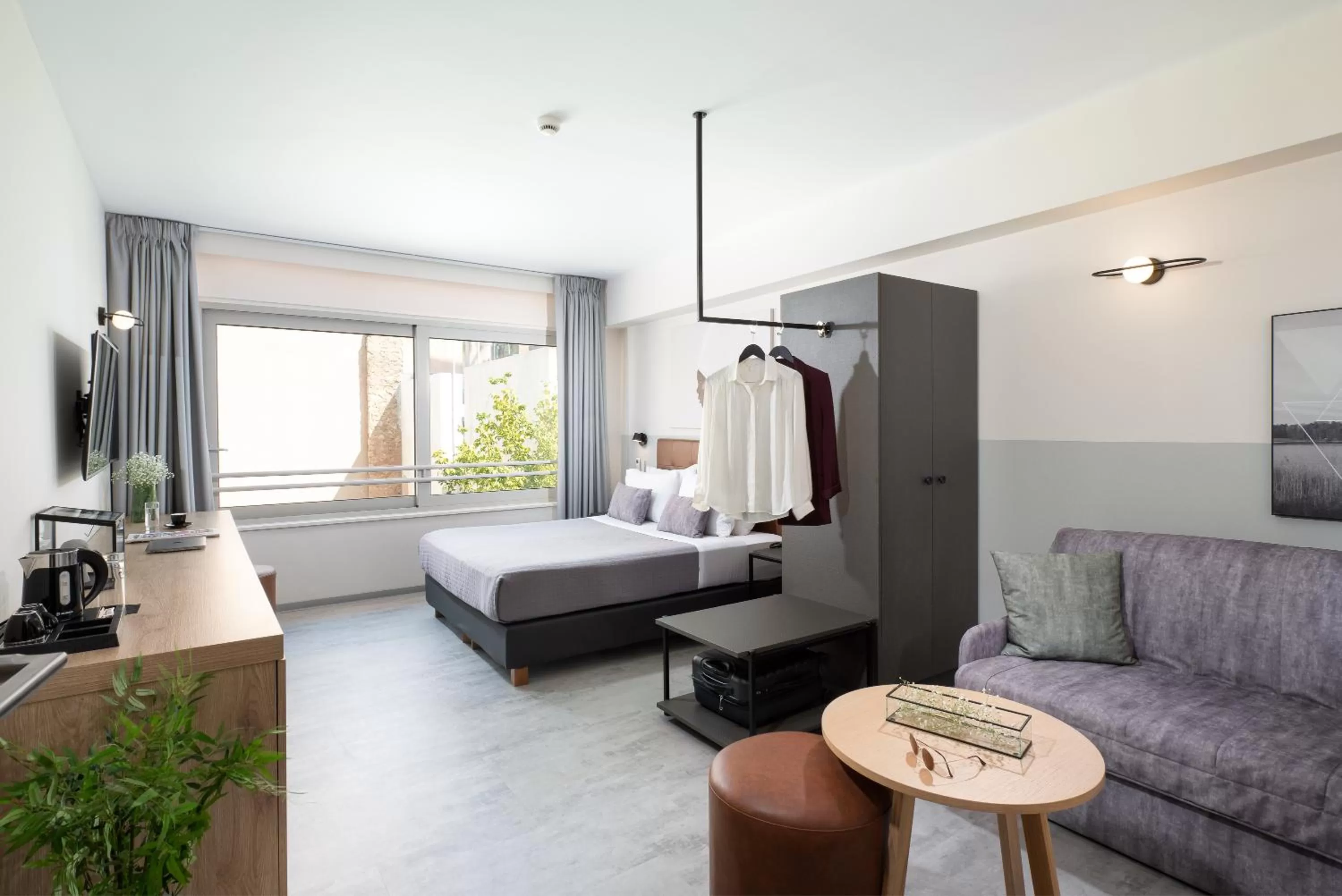 Photo of the whole room, Bed in Enattica Suites