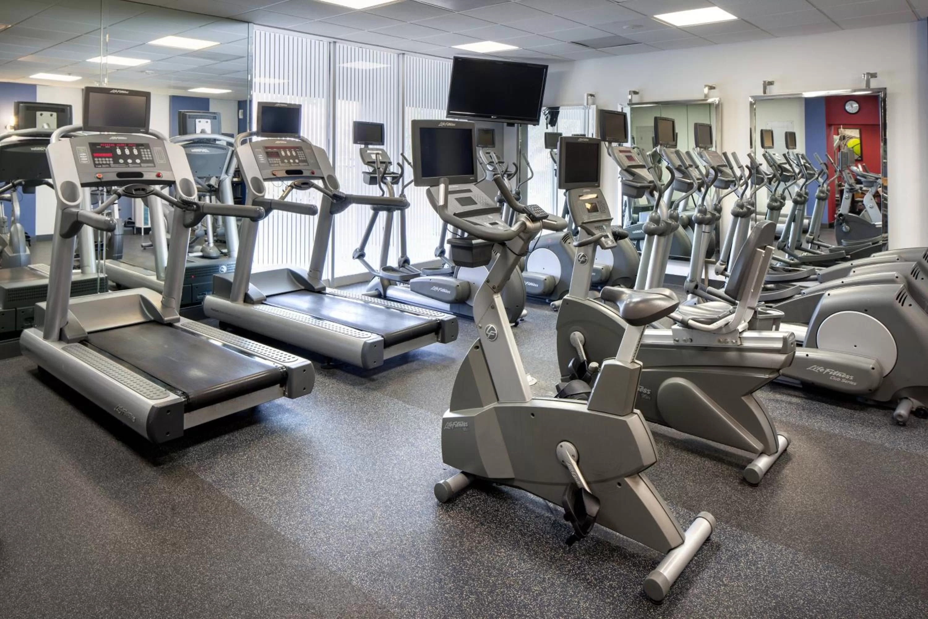 Fitness centre/facilities in Four Points by Sheraton Los Angeles International Airport