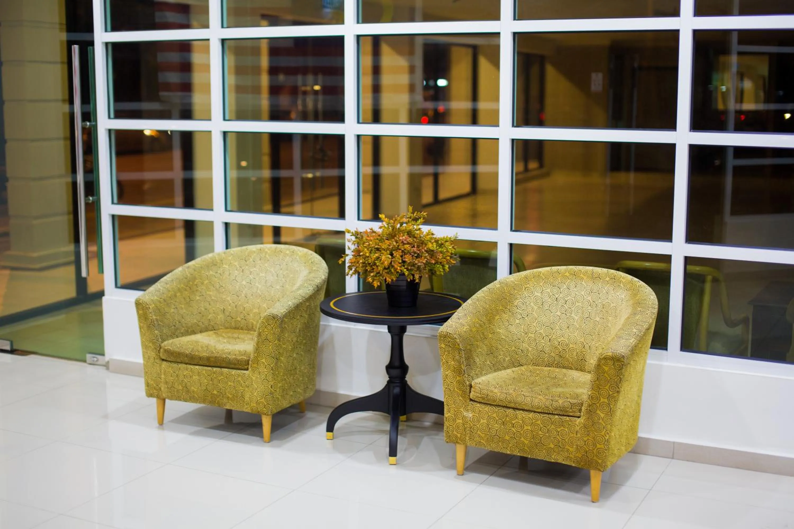 Seating area in Akar Hotel Jalan TAR
