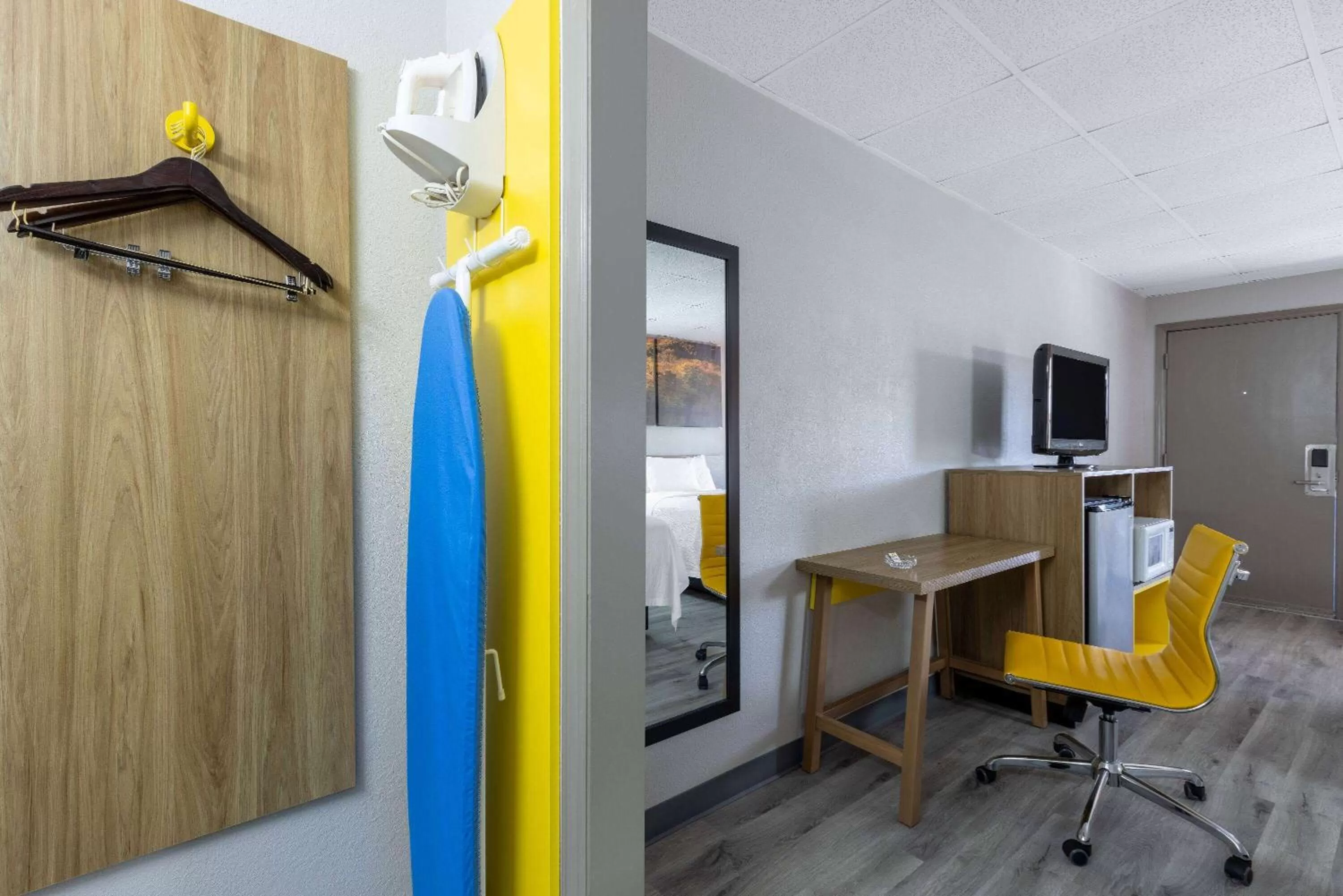 Photo of the whole room in Days Inn by Wyndham Lincolnton