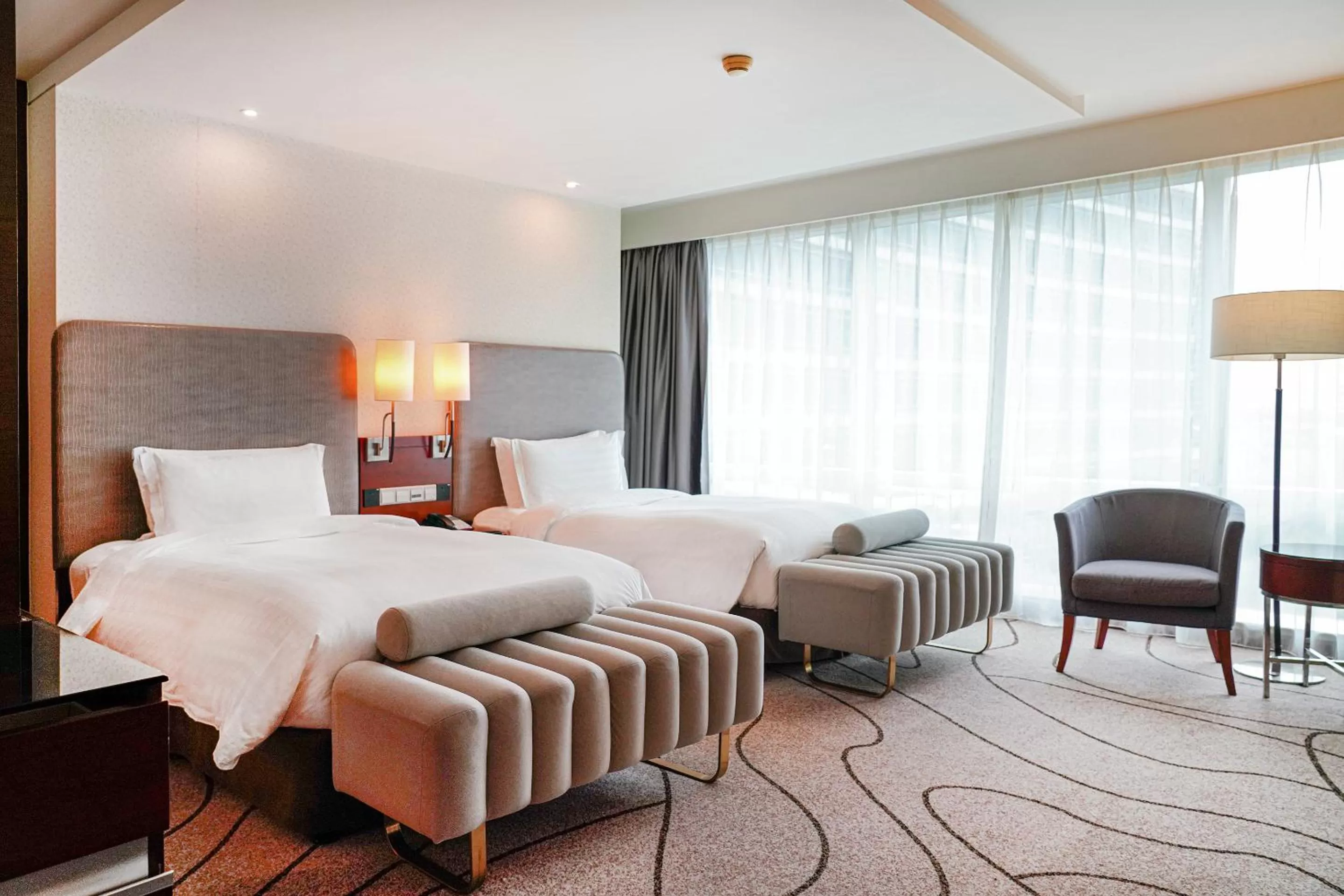 Bedroom, Bed in Pullman Shanghai Central