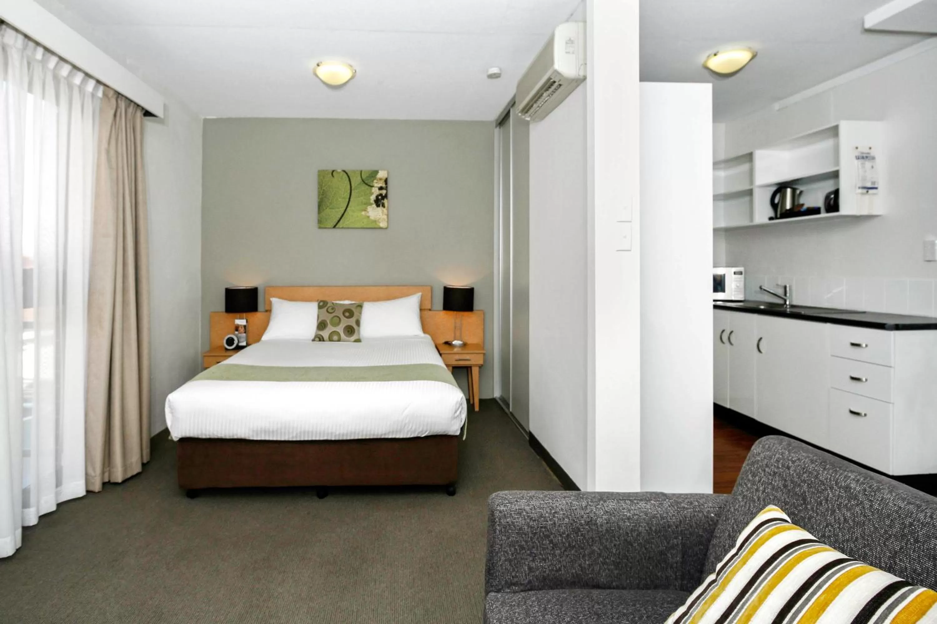 Bed in BreakFree Adelaide