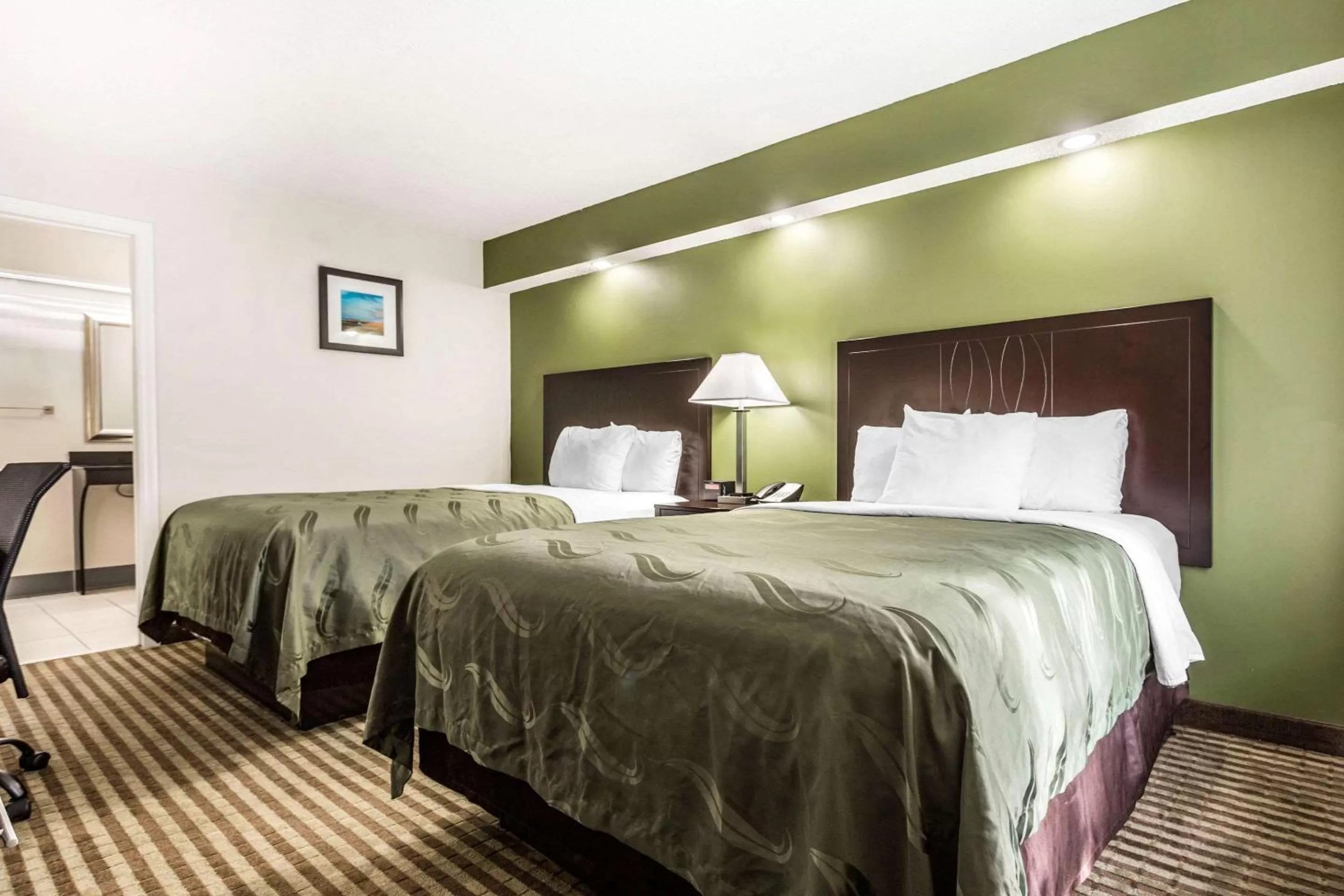 Photo of the whole room, Bed in Quality Inn Lancaster