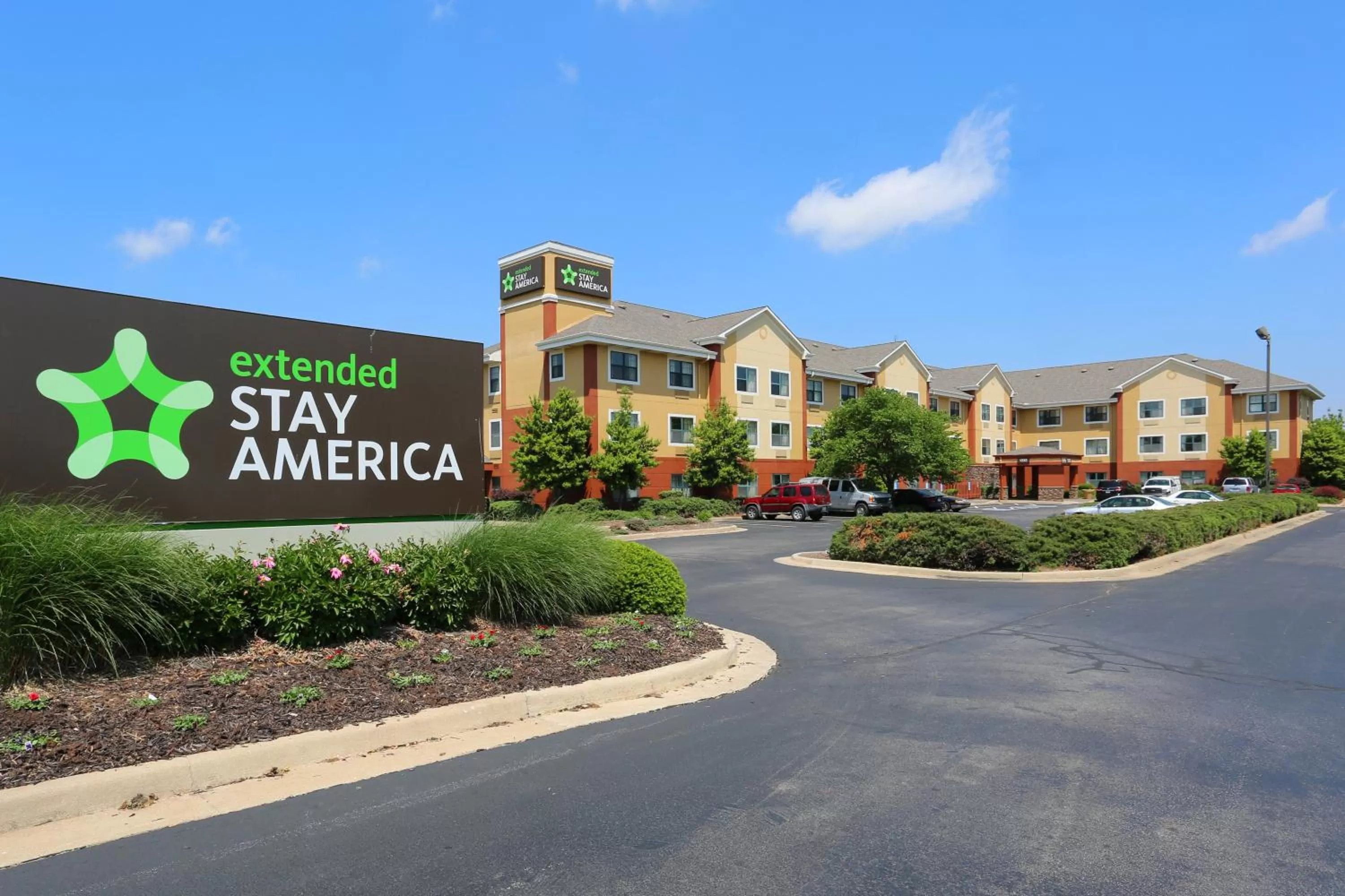 Property building in Extended Stay America Select Suites - Springfield - South