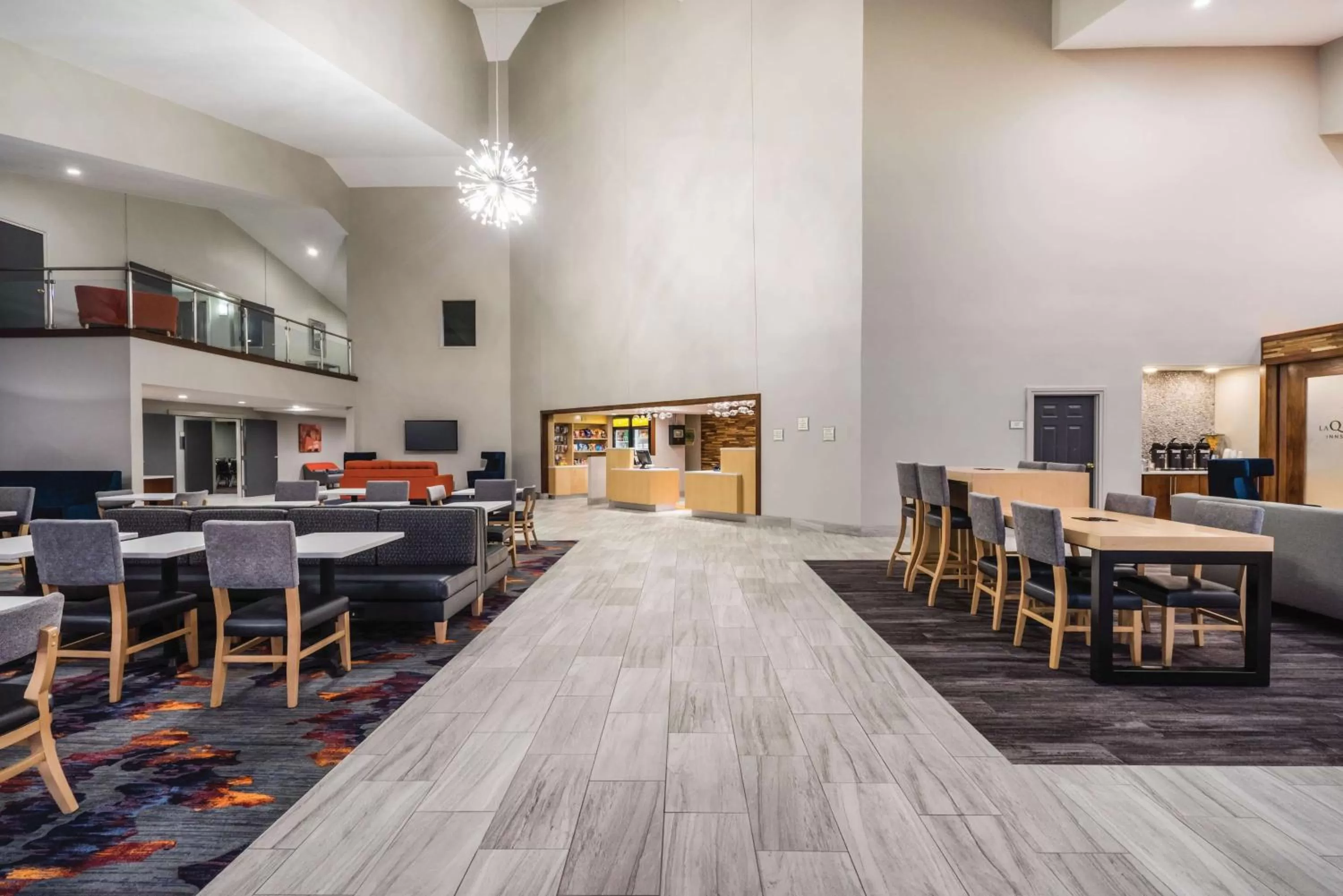 Lobby or reception in La Quinta by Wyndham Chattanooga-Hamilton Place