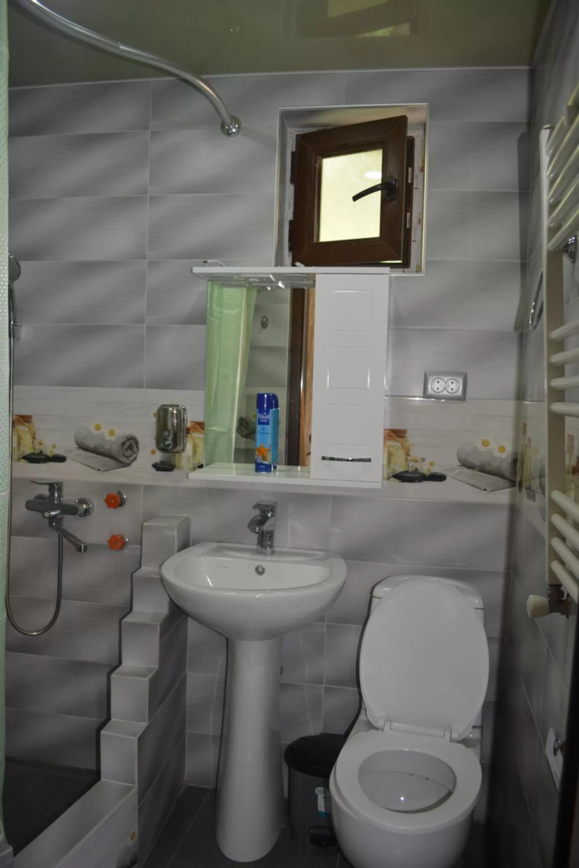 Shower in Golden Way