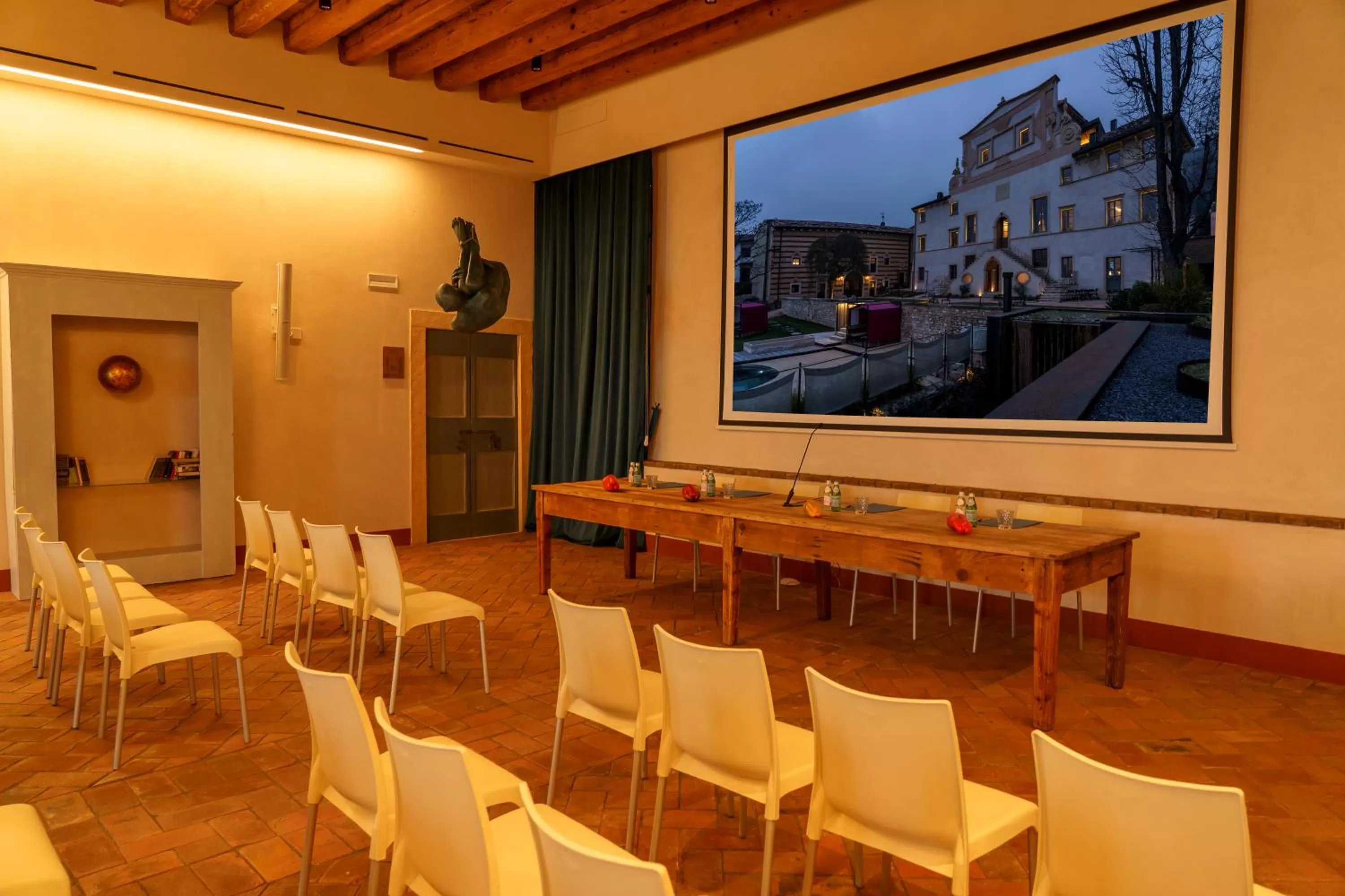 Lounge or bar in Villa Balis Crema Verona Hills