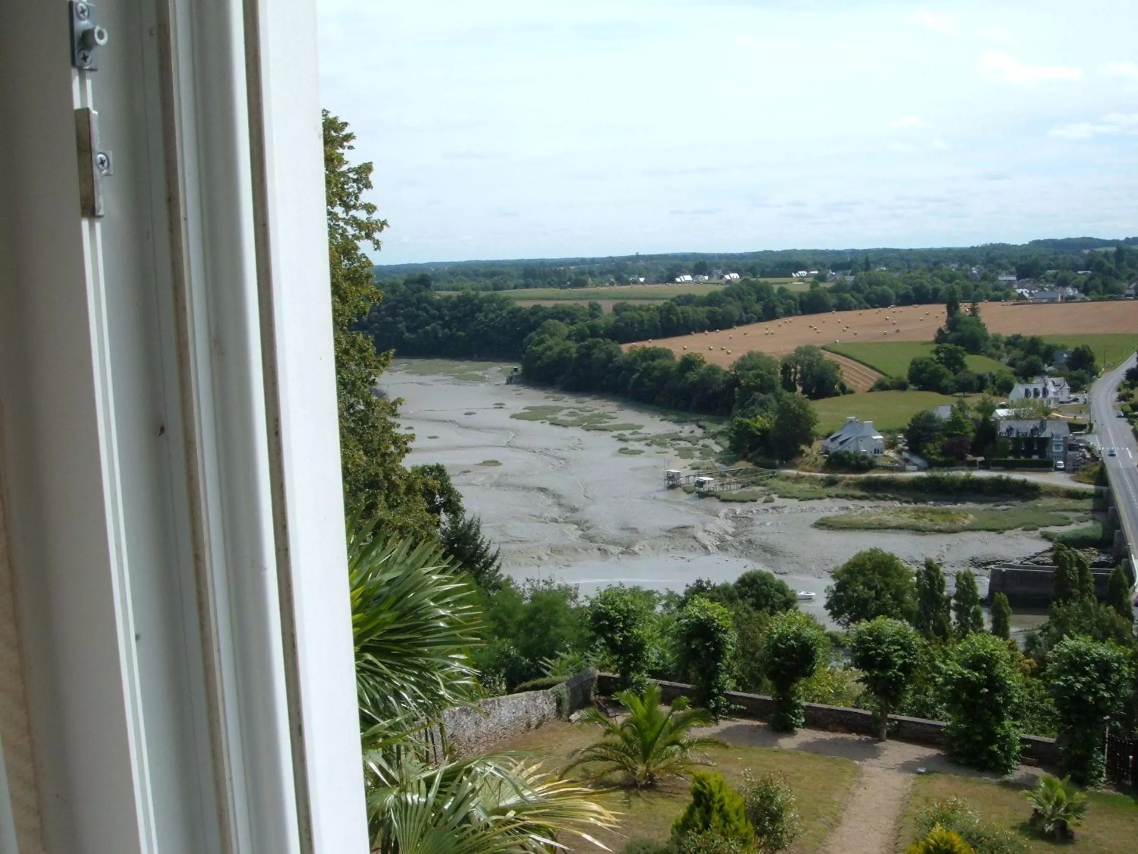 River view in Vue sur la Rance