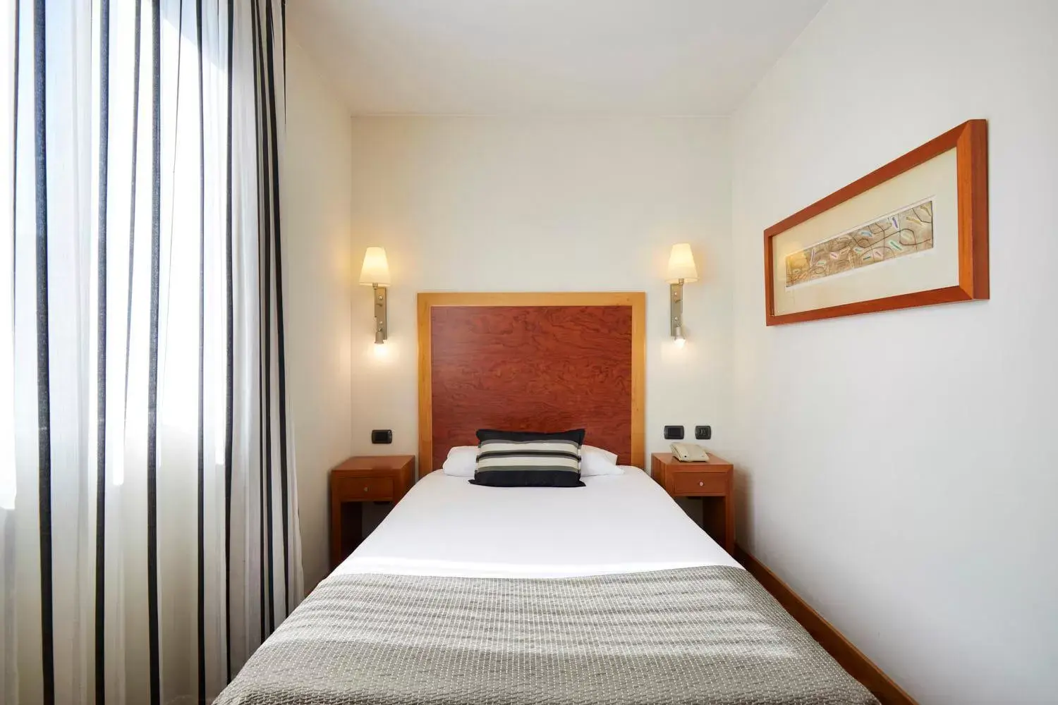 Single Room in Exe Plaza Delicias Single Room in Exe Plaza Delicias