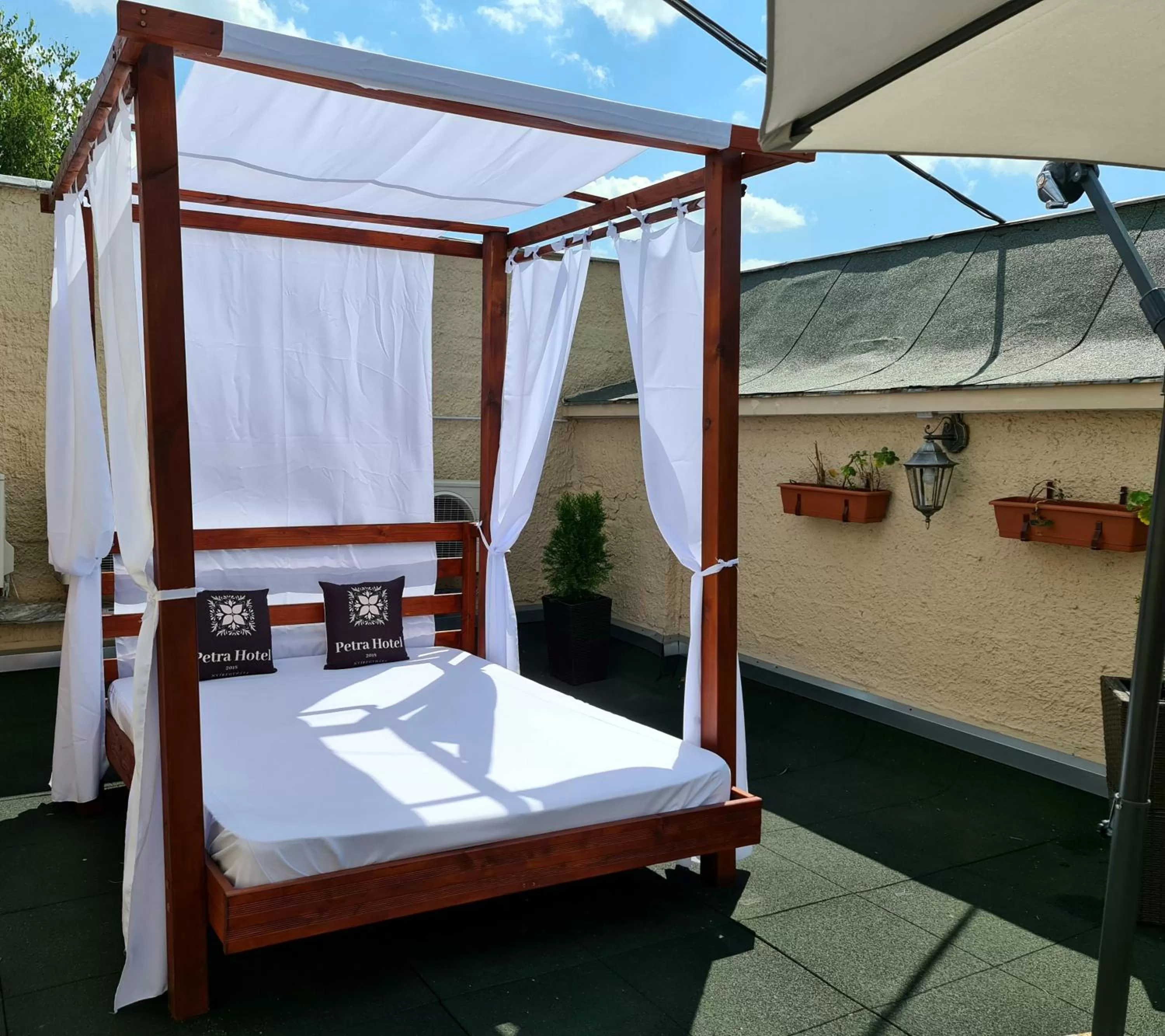 Patio, Bed in Petra Hotel