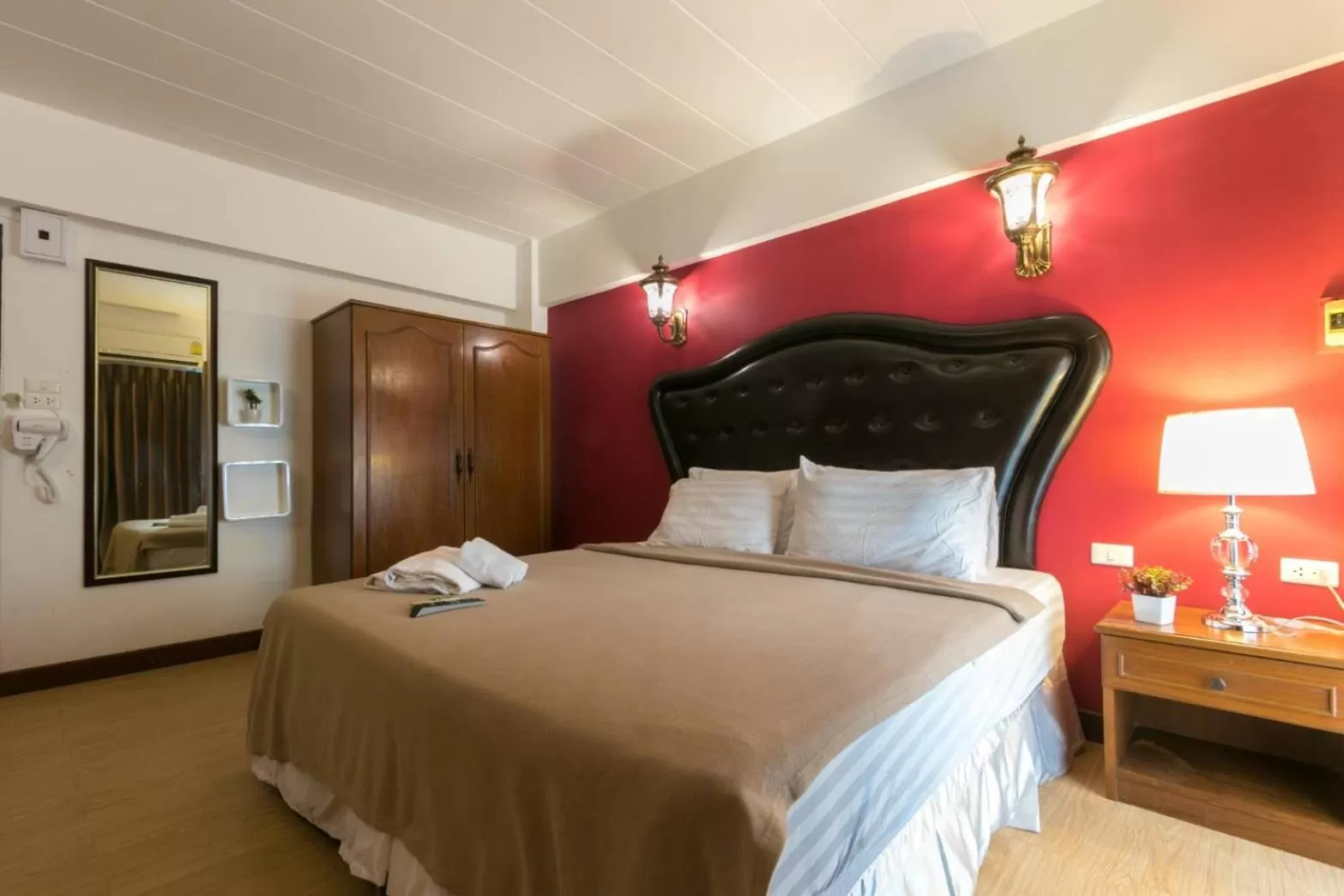 Photo of the whole room, Bed in Sudyod Apartment