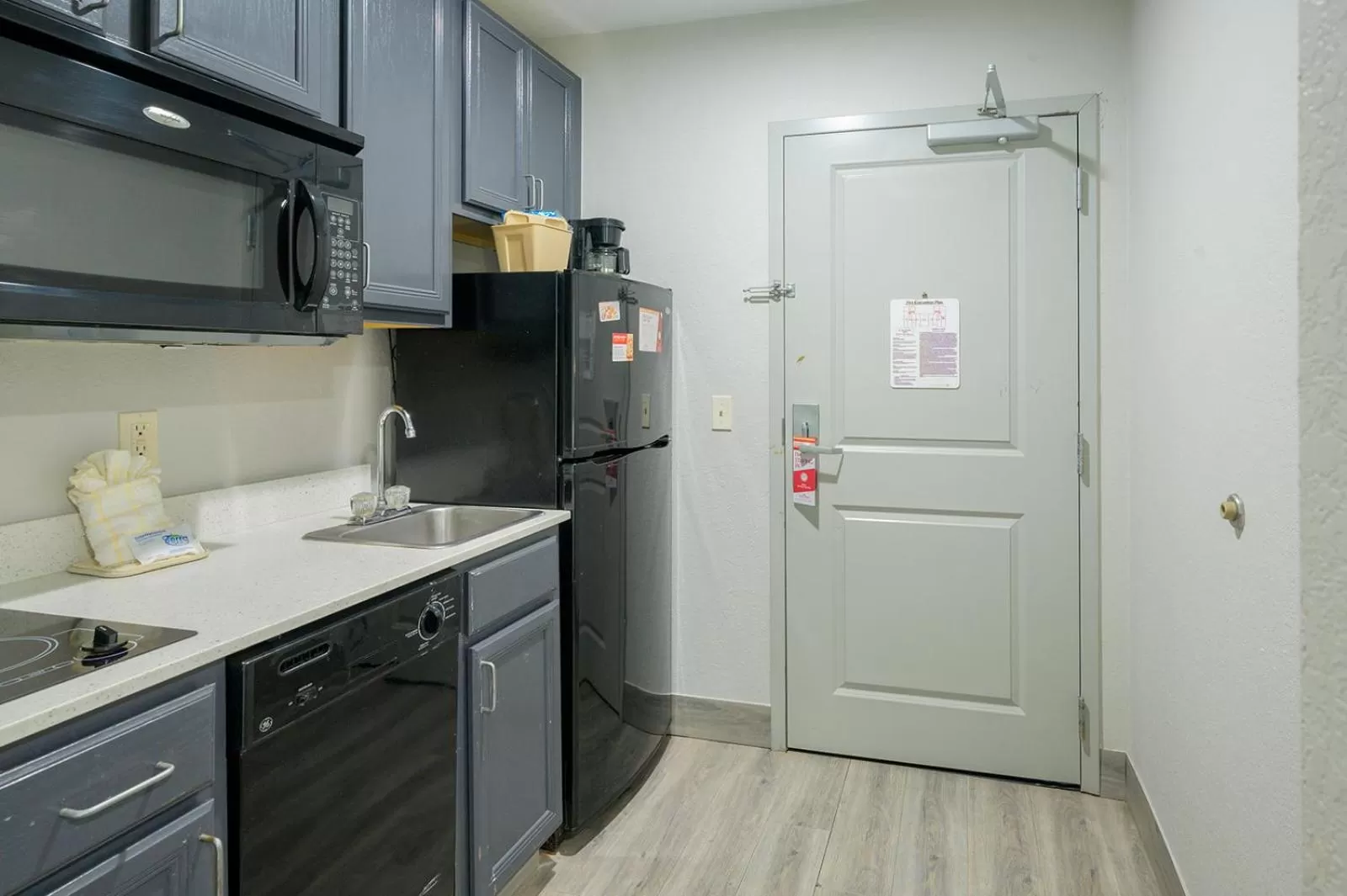 Kitchen or kitchenette in Hawthorn Extended Stay by Wyndham Panama City Beach
