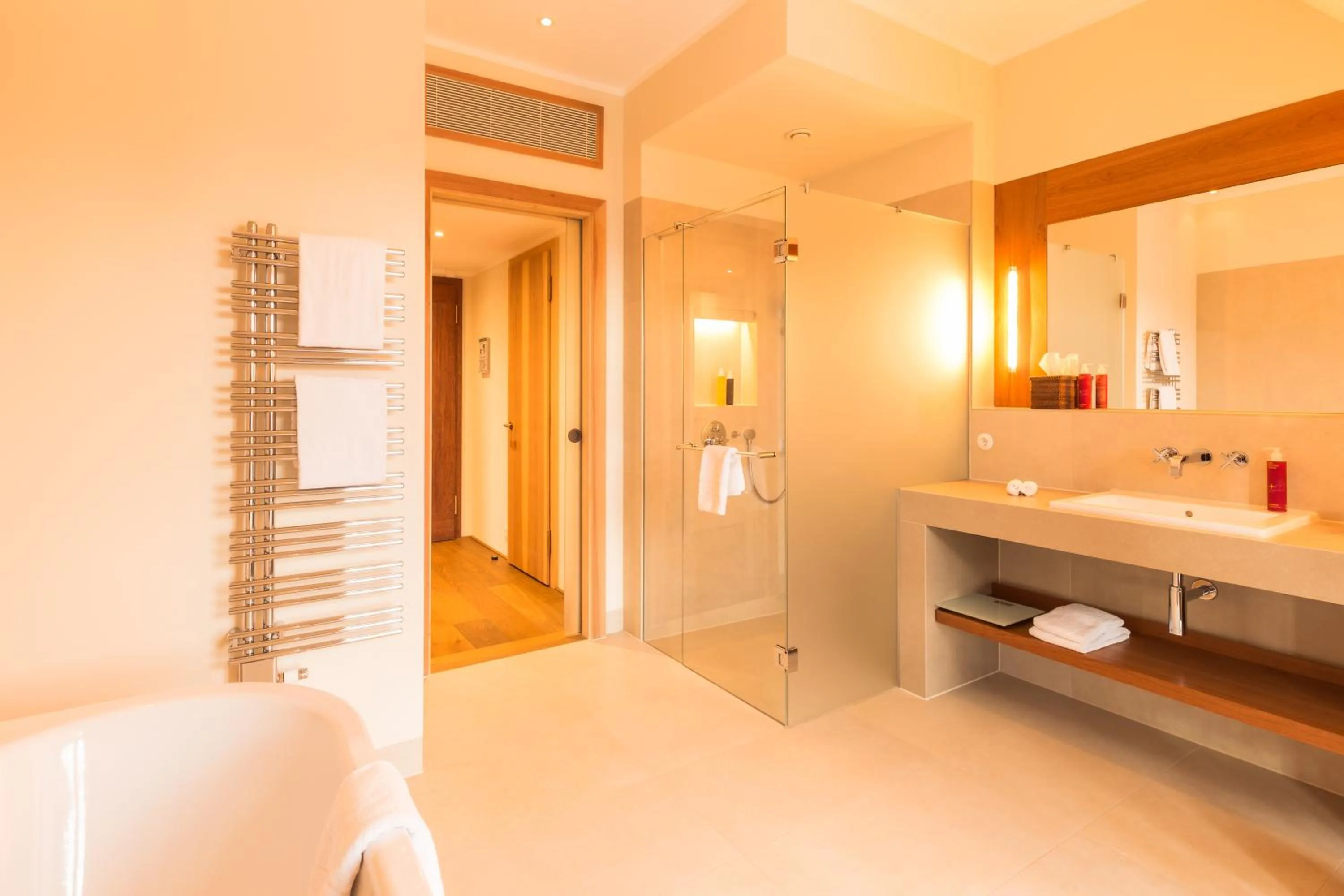 Shower, Bed in Orania.Berlin