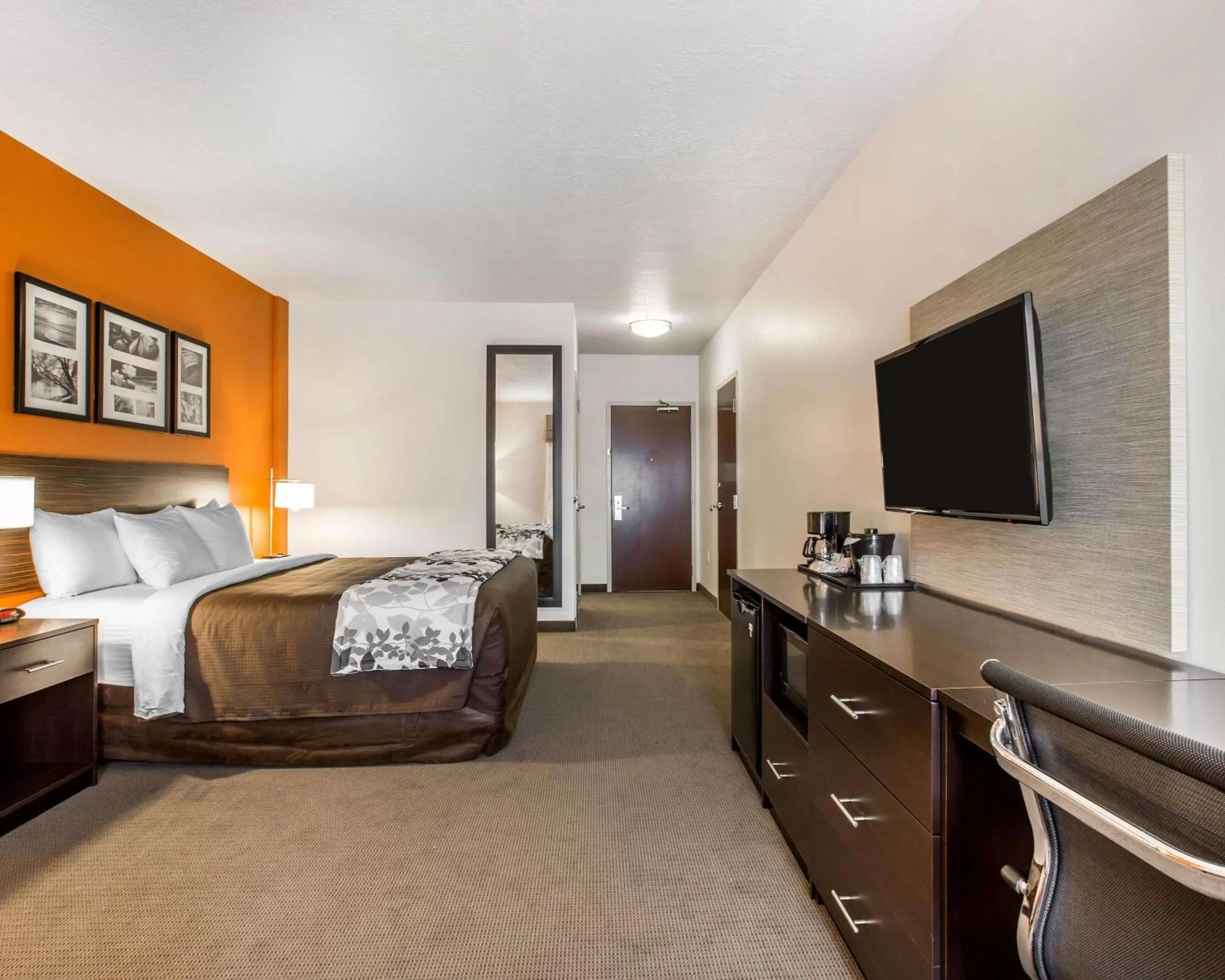 Photo of the whole room, Bed in Sleep Inn & Suites Page at Lake Powell