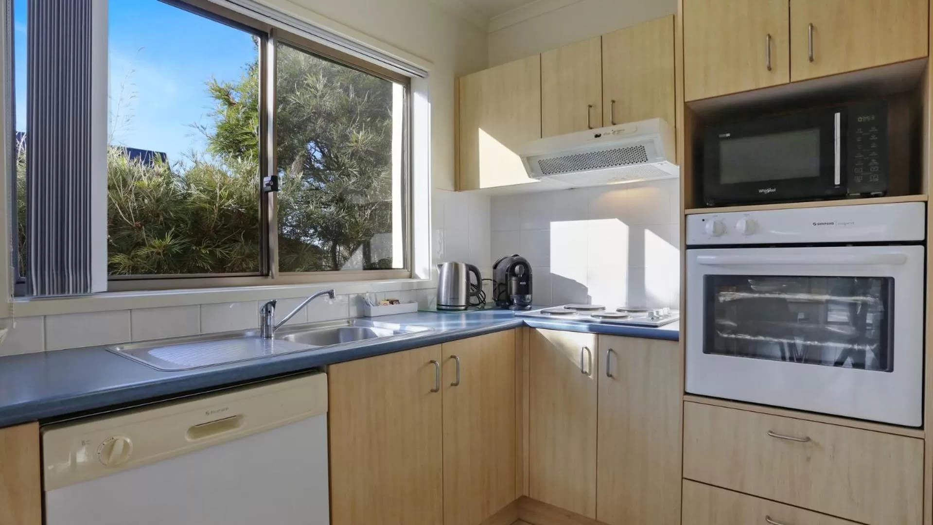 Kitchen or kitchenette in Sorrento Apartments Merimbula