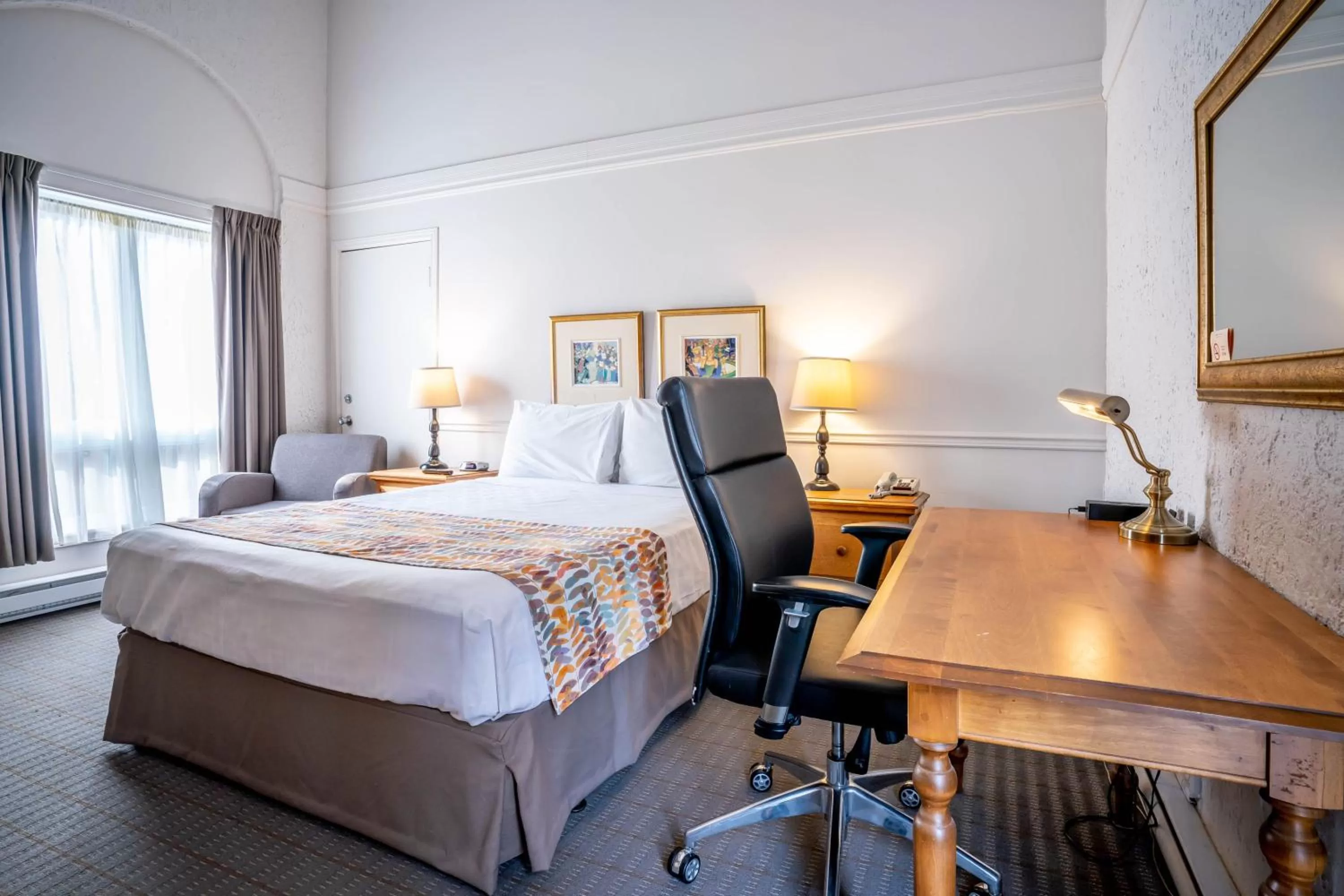 Bedroom, Bed in Hôtel Chéribourg