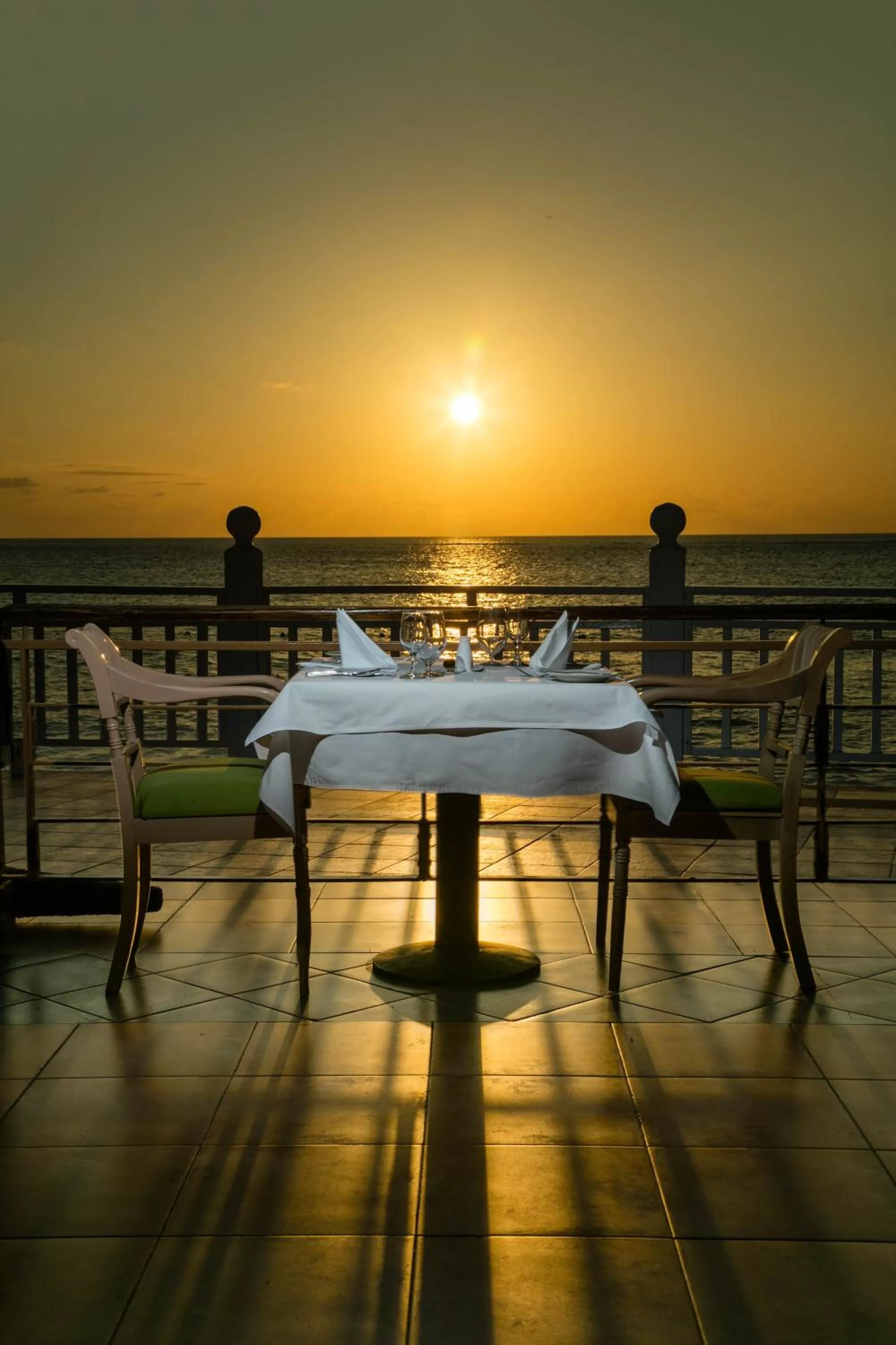 Restaurant/places to eat in Grand Decameron Montego Beach, A Trademark All-Inclusive Resort
