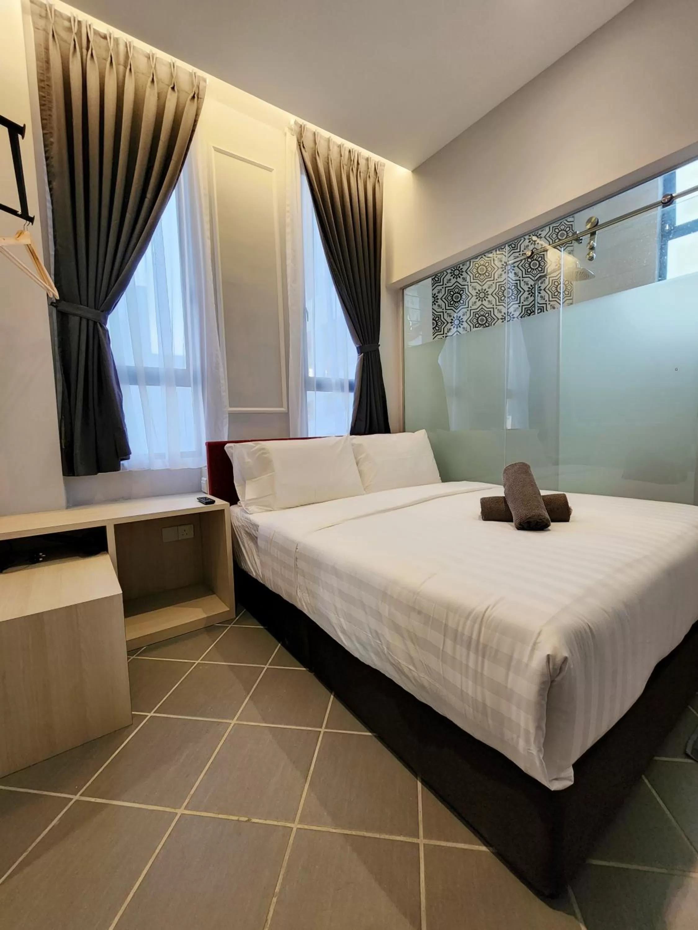 Standard Queen Room in Mac Hotel by Sky Hive