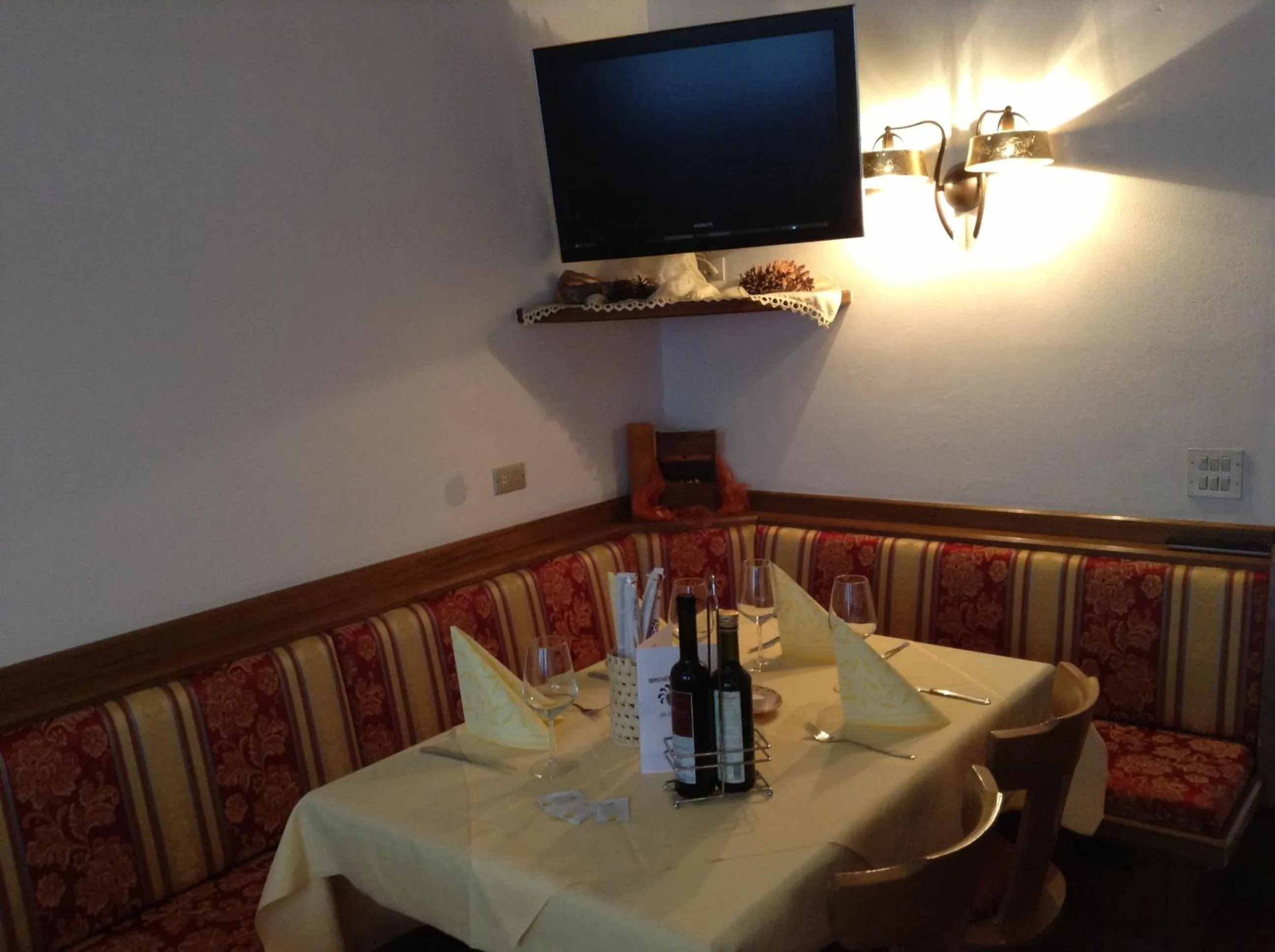 Restaurant/places to eat in Hotel Daniela