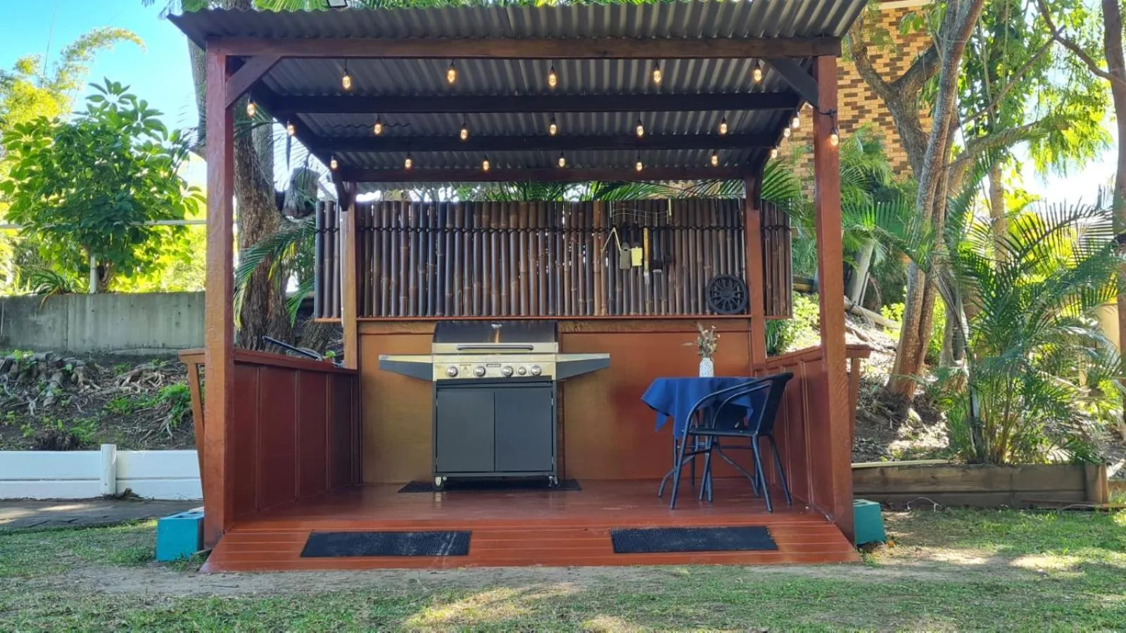 BBQ facilities in Marco Polo Motor Inn Taree