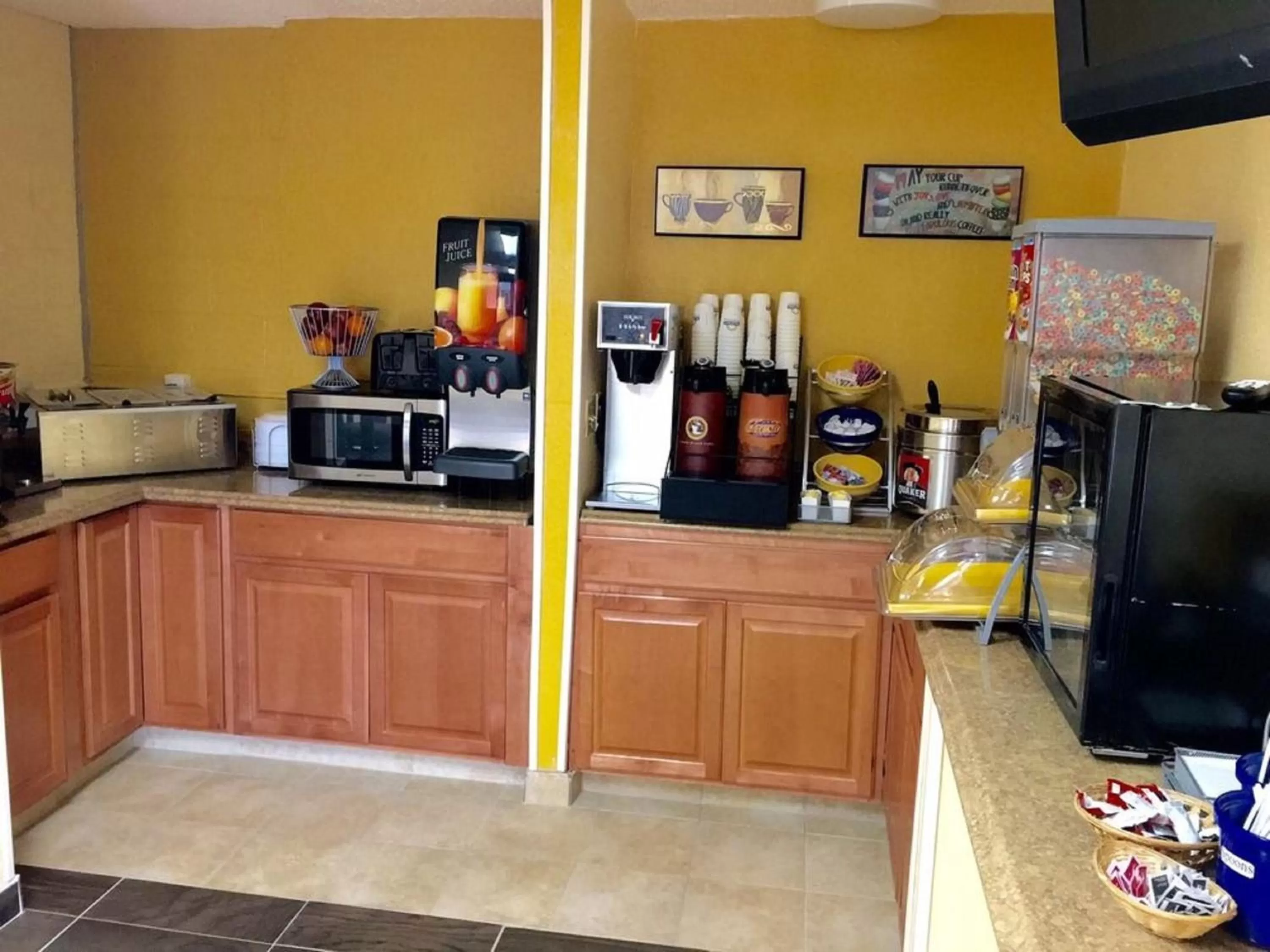 American breakfast in Alamo Inn