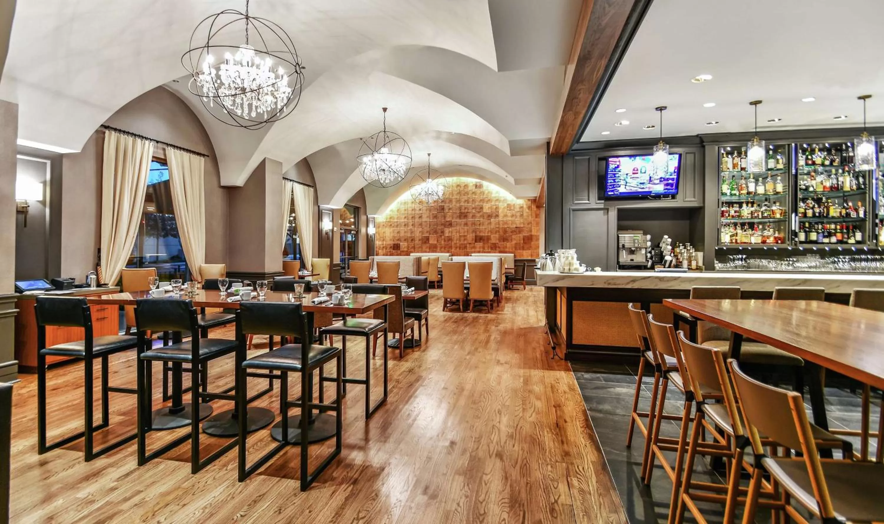 Lounge or bar in Hilton Dallas-Park Cities