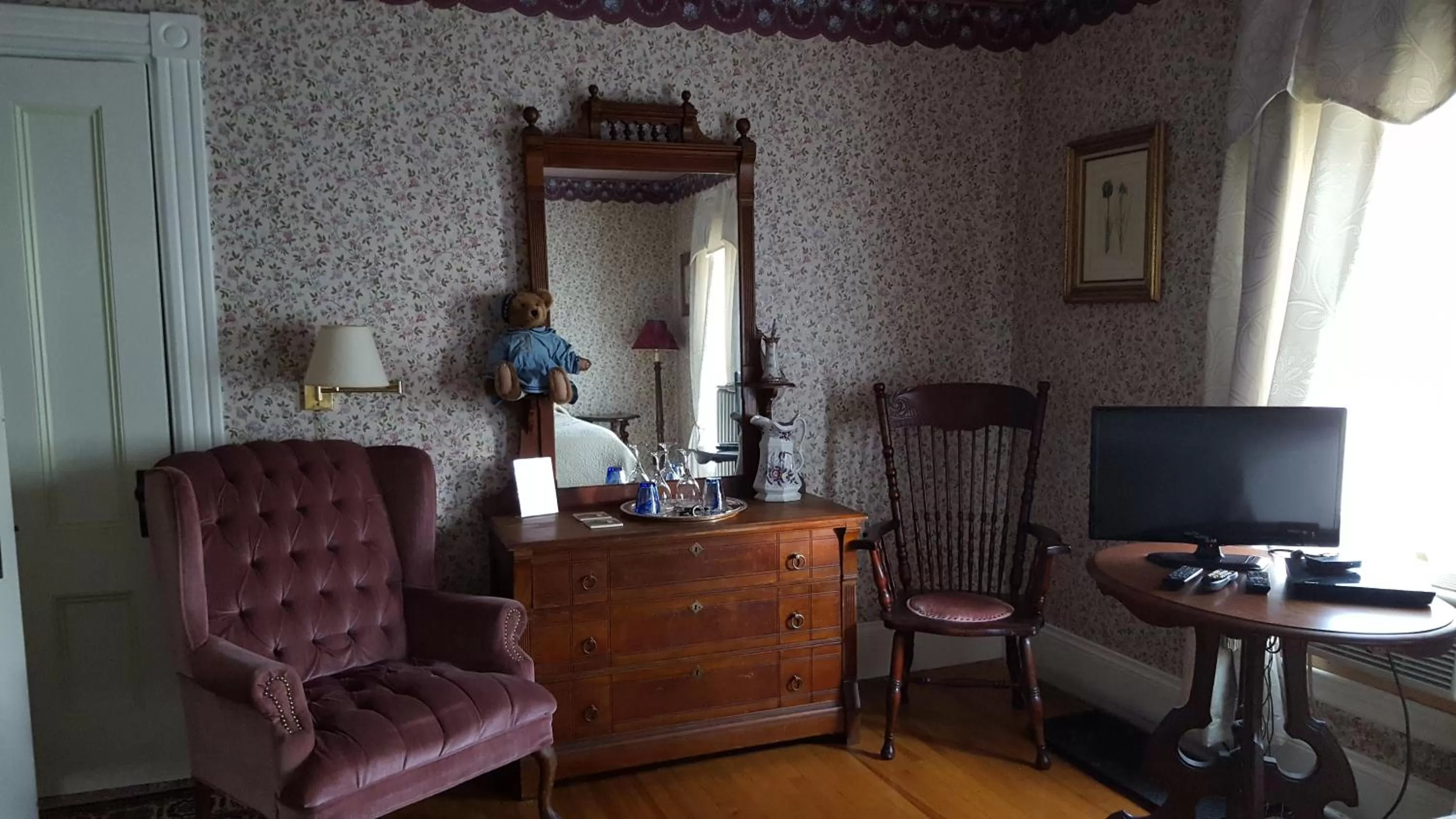Seating Area in Holidae House Bed & Breakfast
