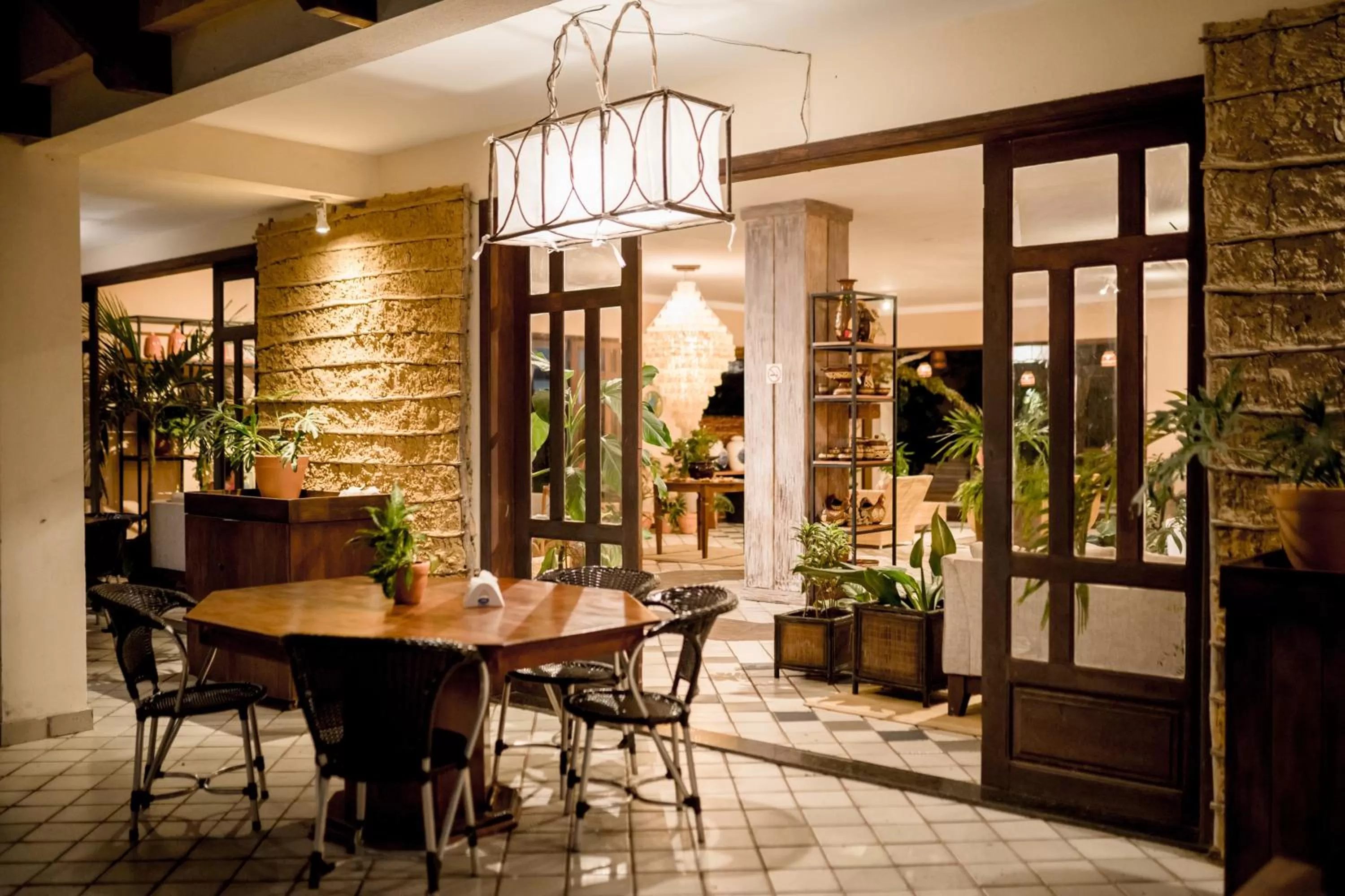 Restaurant/Places to Eat in Hotel Solar