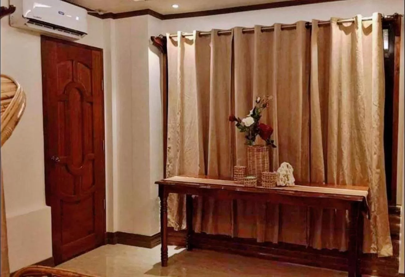 Facade/entrance in Peak View Resort