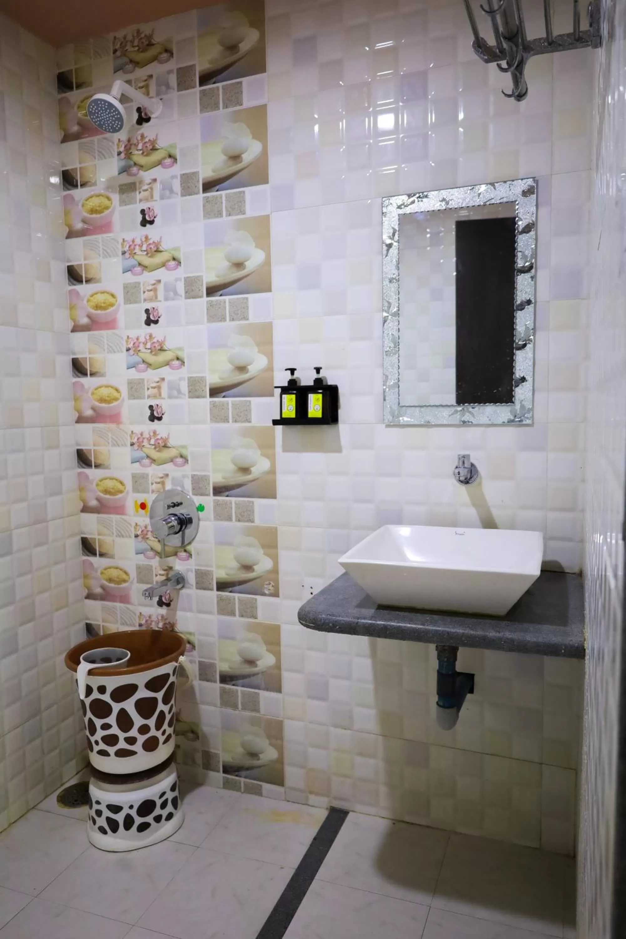 Bathroom in Hotel Sai Bansi