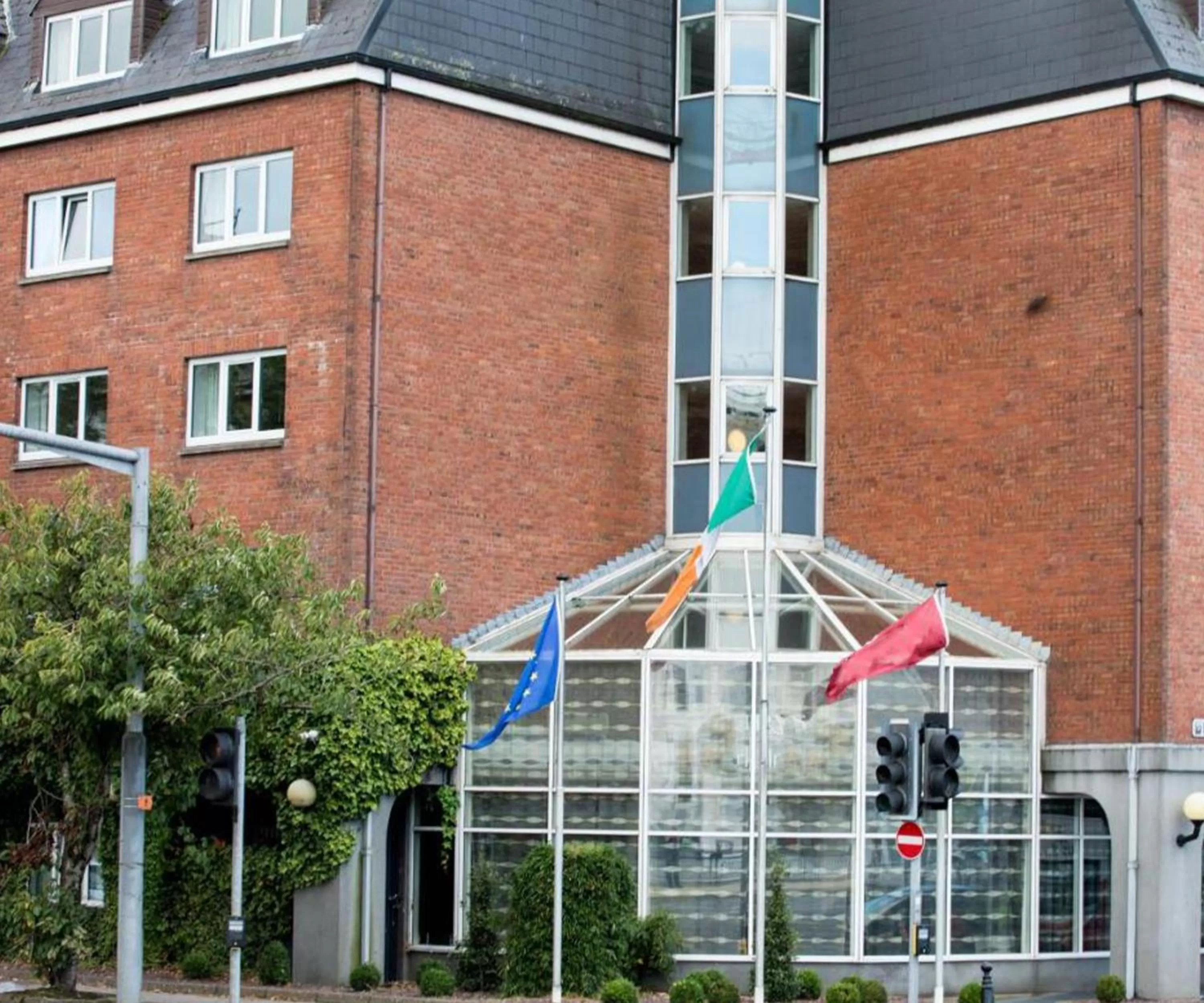 Property building in Leonardo Hotel Cork