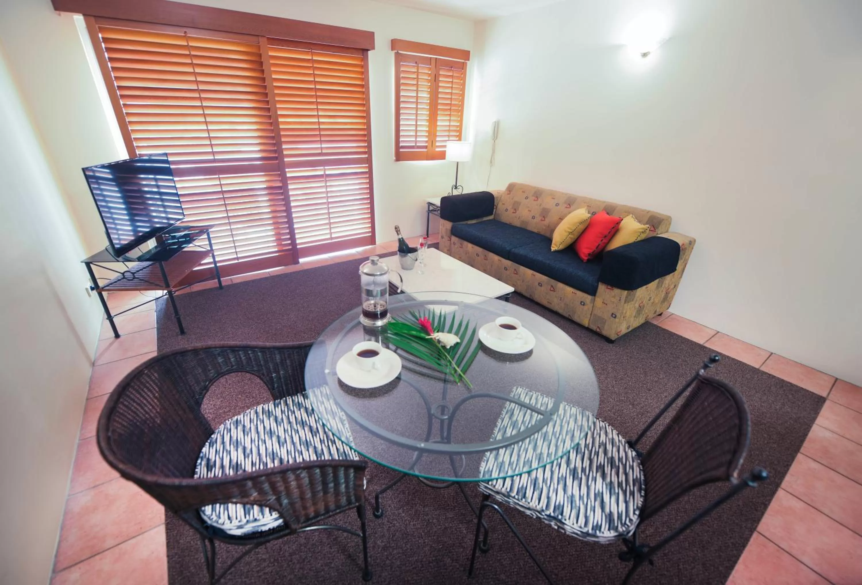 Living room in Inn Cairns