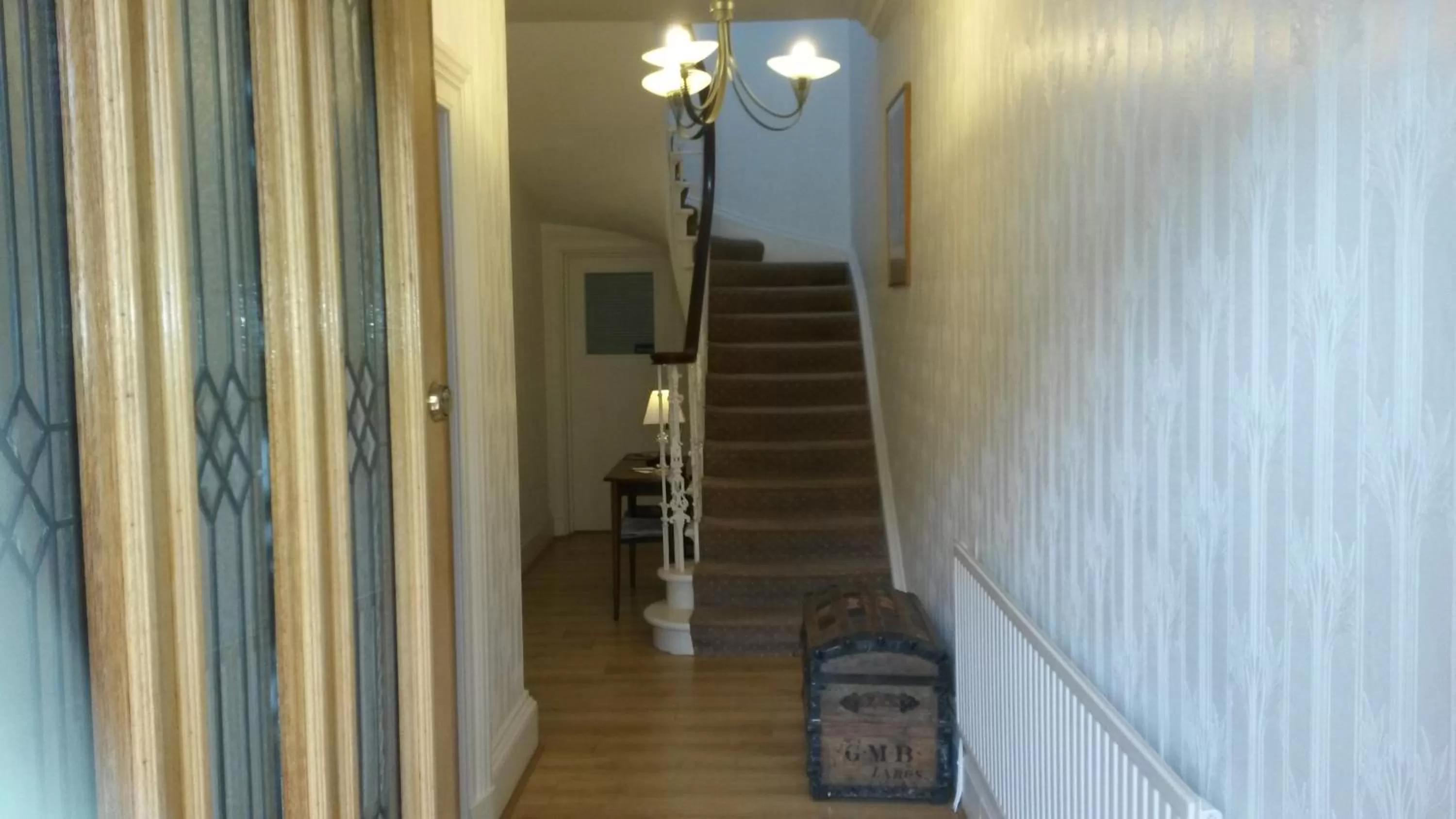 Property building in Ravenswood Guest House